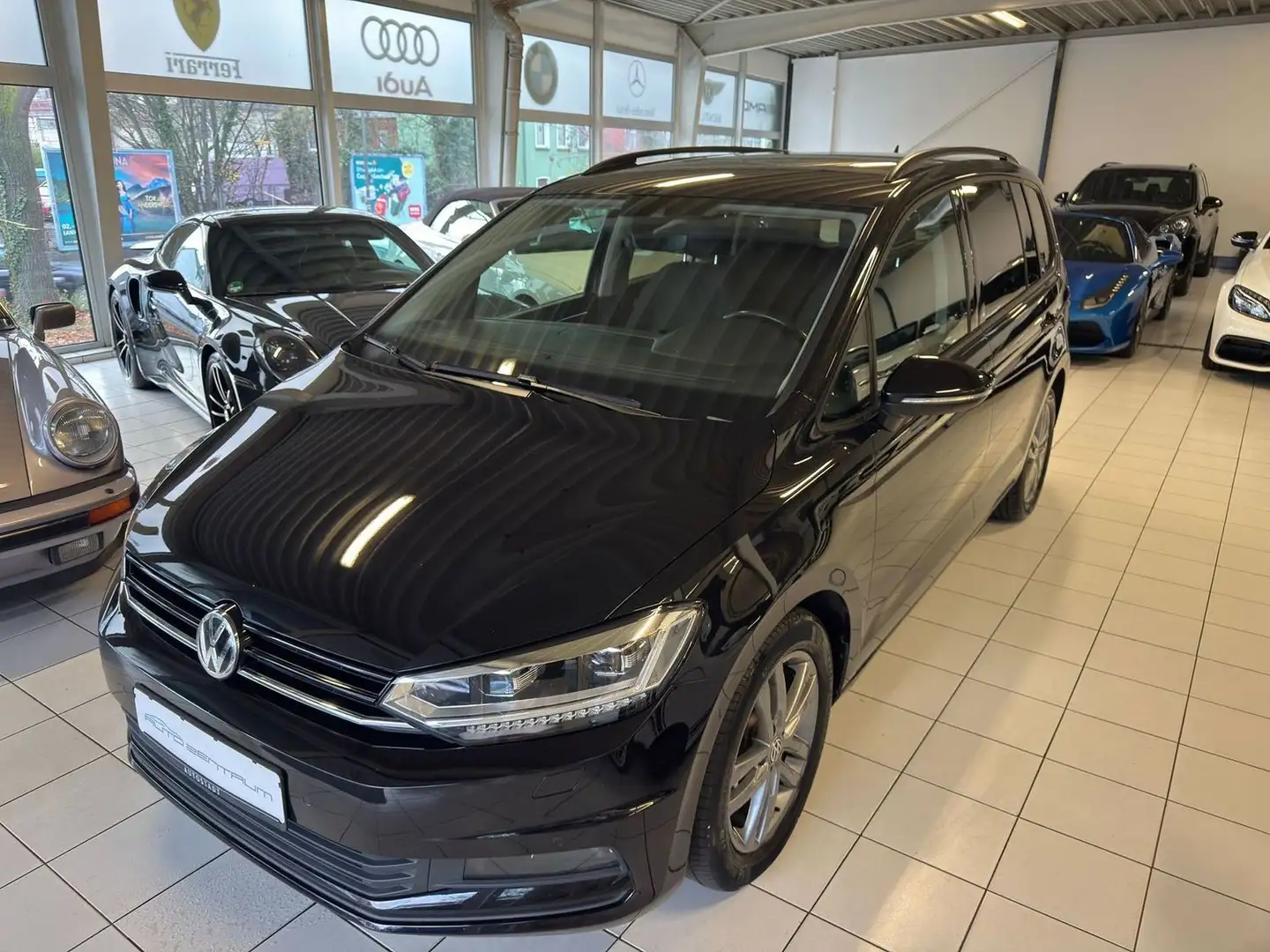 Volkswagen Touran Highline BMT/Start-Stopp/R.Kamera/Massage/8Fach Noir - 1