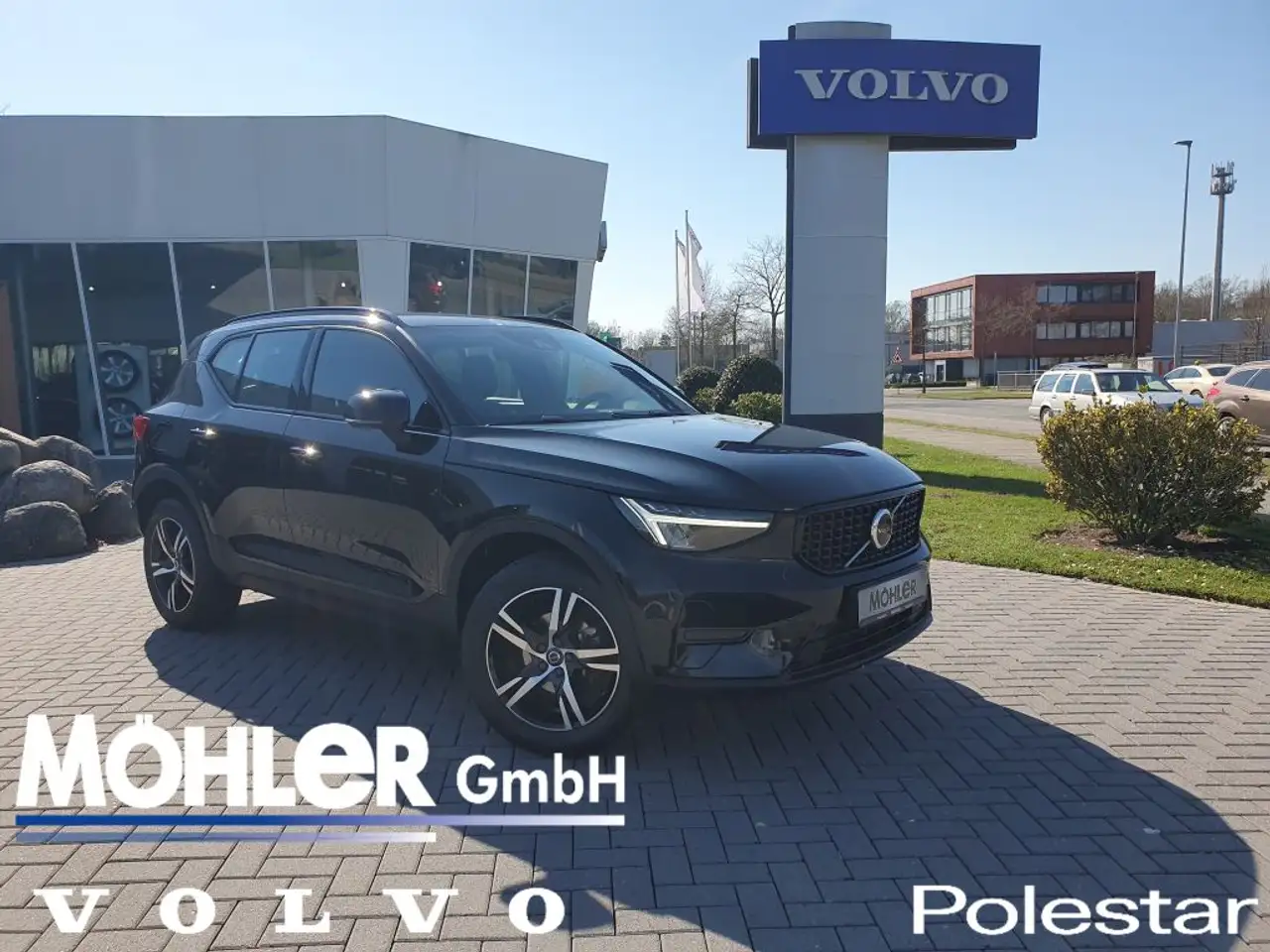 Volvo XC40 T2 Plus Dark — миниатюра 1