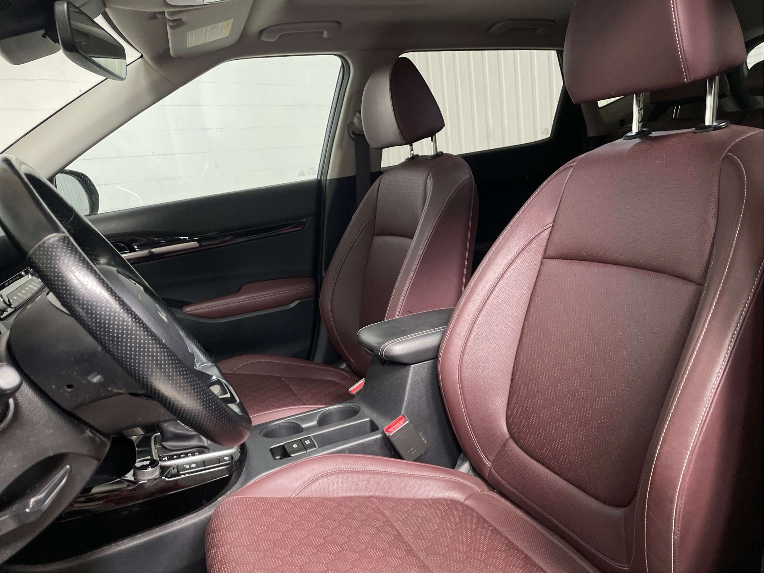2023 Kia Seltos SX 1.6T AWD Mags Cuir Toit GPS Sièges Ventilés — снимка 1