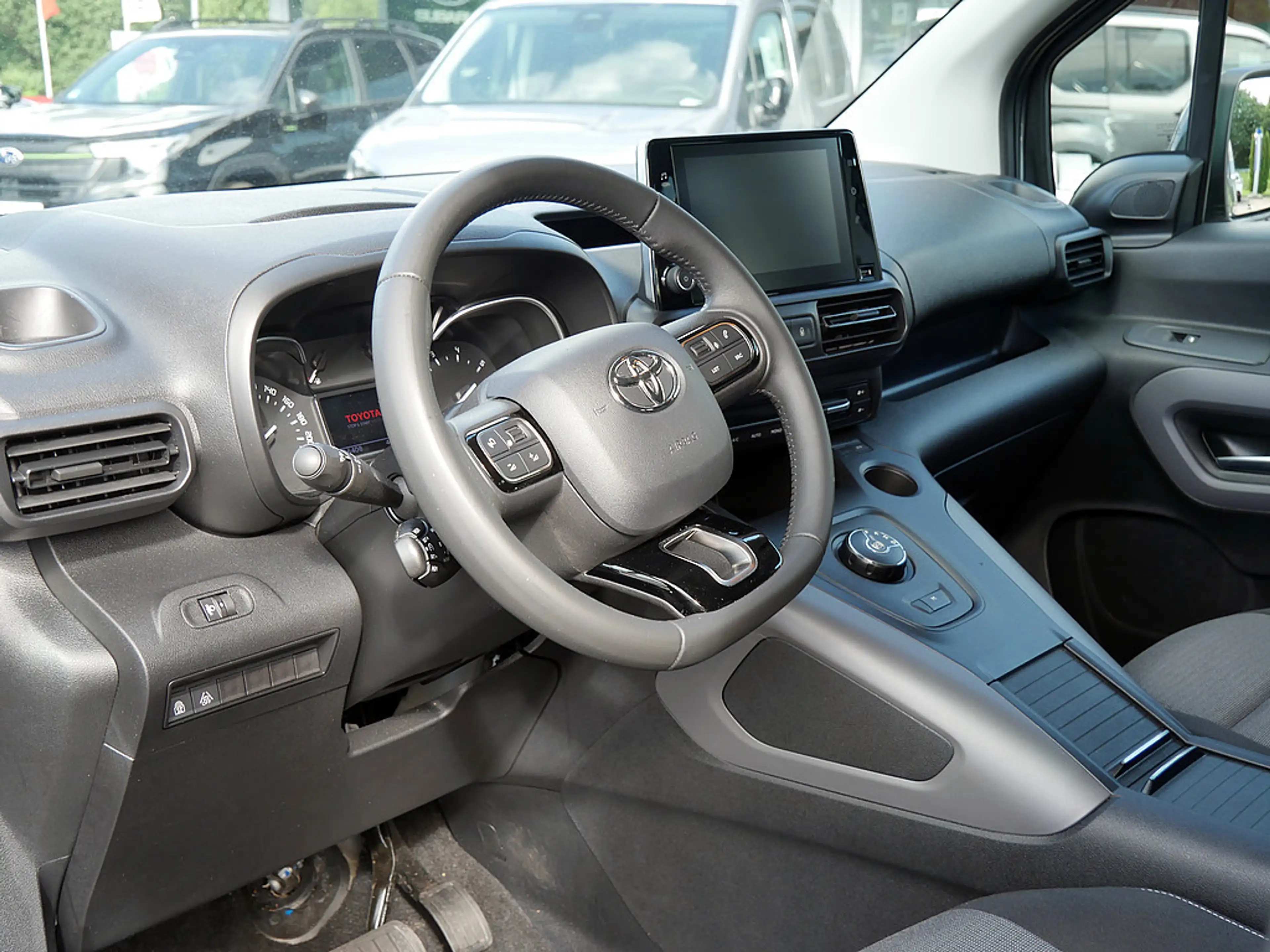 Toyota Proace City Verso 1.5 D-4D 7-Sitze behinderte — photo 14