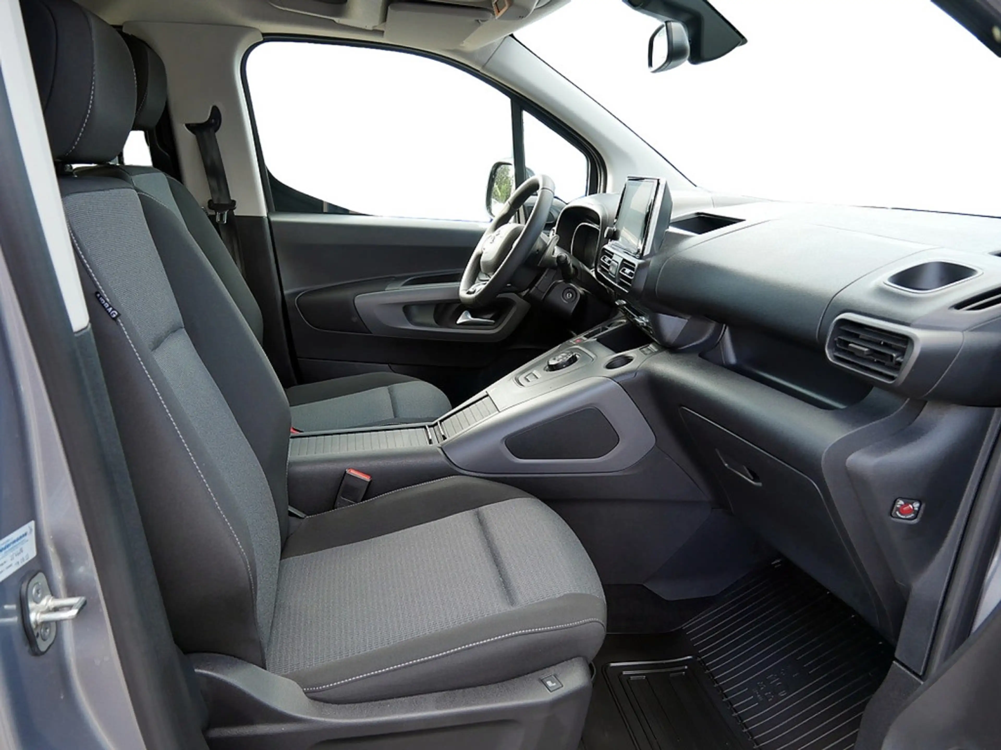 Toyota Proace City Verso 1.5 D-4D 7-Sitze behinderte — photo 8