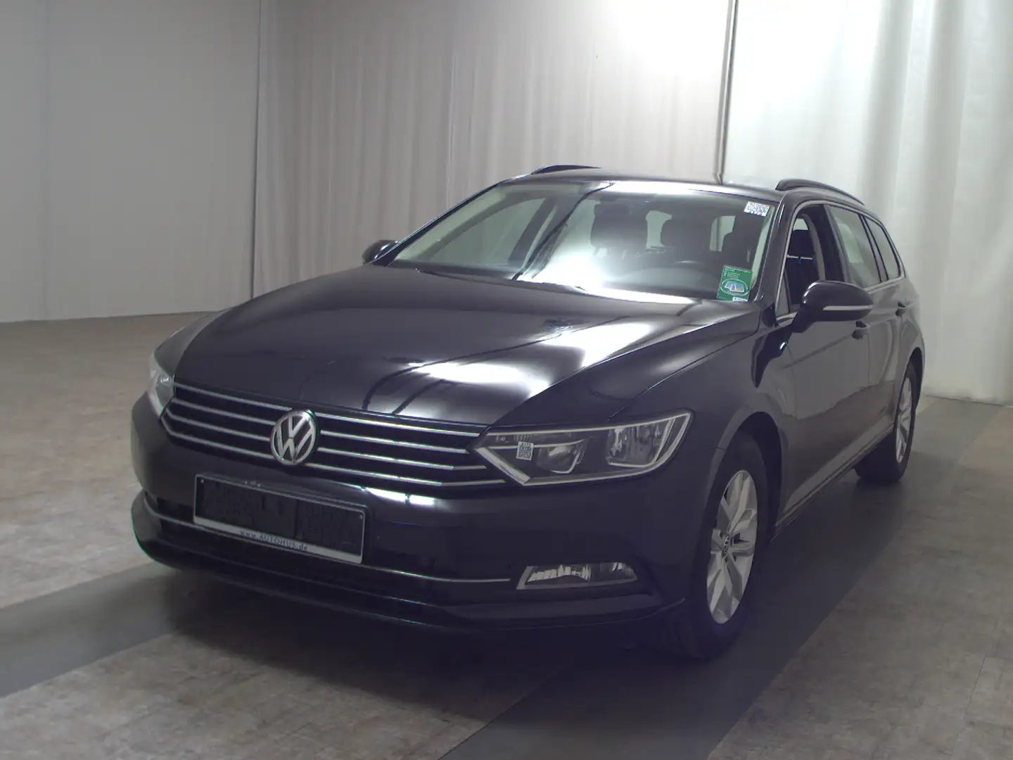 Volkswagen Passat Var. 1.6 TDI Comf. AHK Navi ACC SHZ Czarny - 2