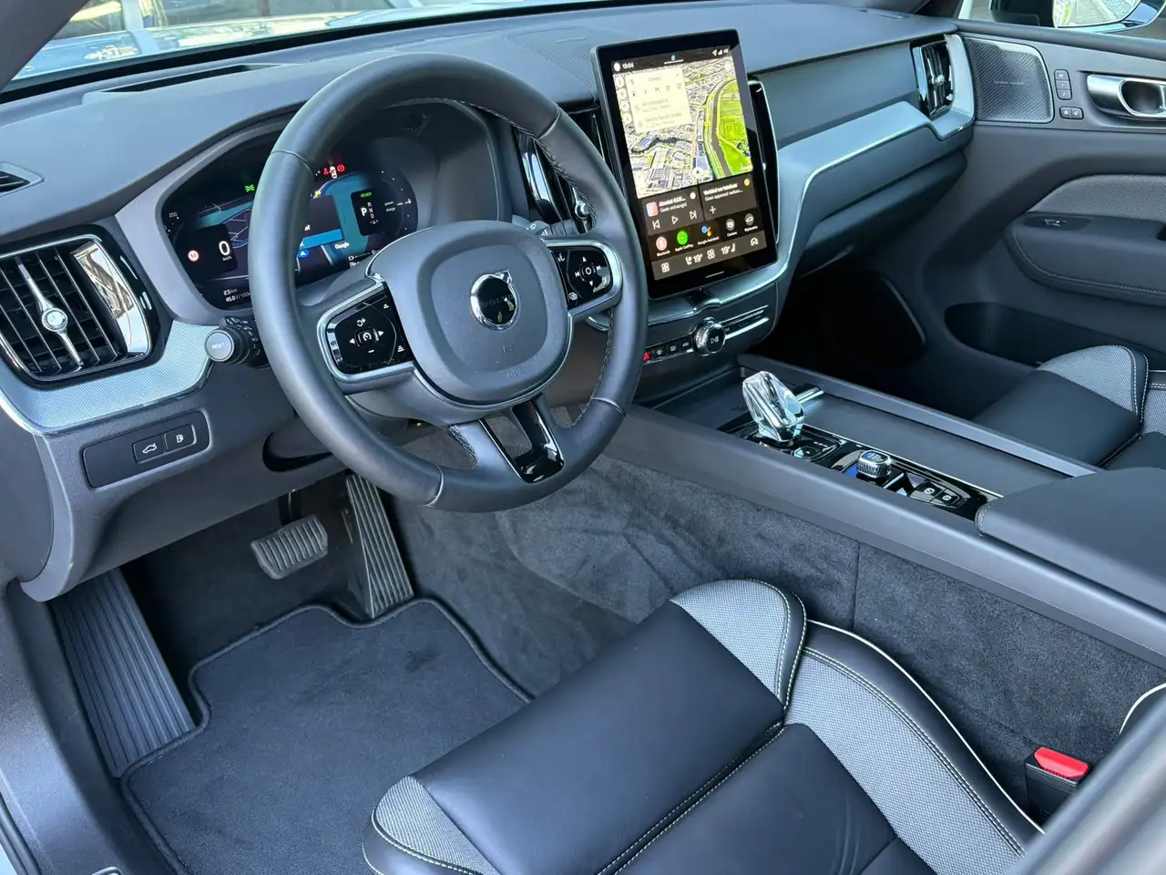 Volvo XC60 2.0 T8 Plug-in hybrid AWD NW MODEL Ultra Black Edi, миниатюра 6