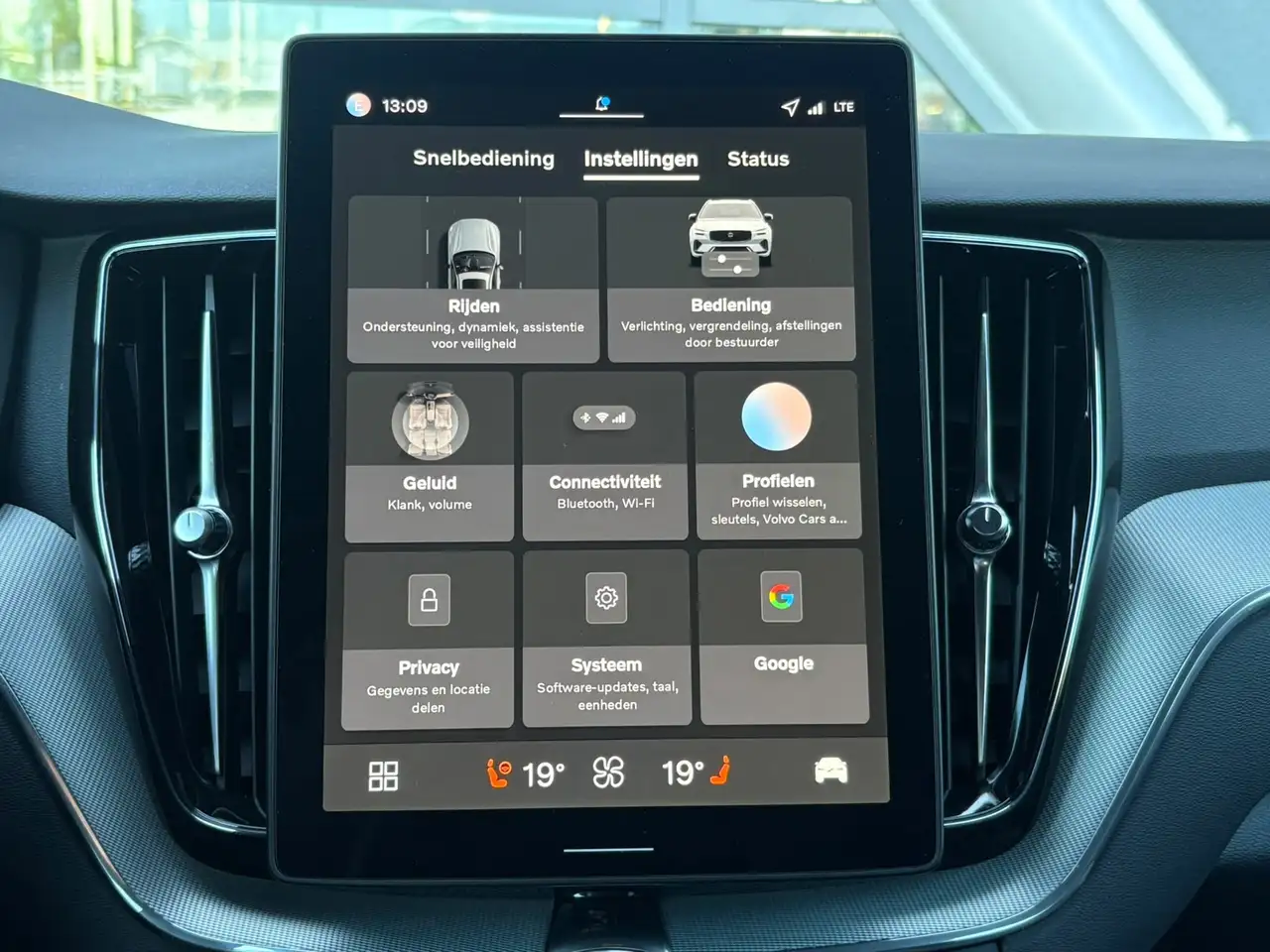 Volvo XC60 2.0 T8 Plug-in hybrid AWD NW MODEL Ultra Black Edi, миниатюра 26