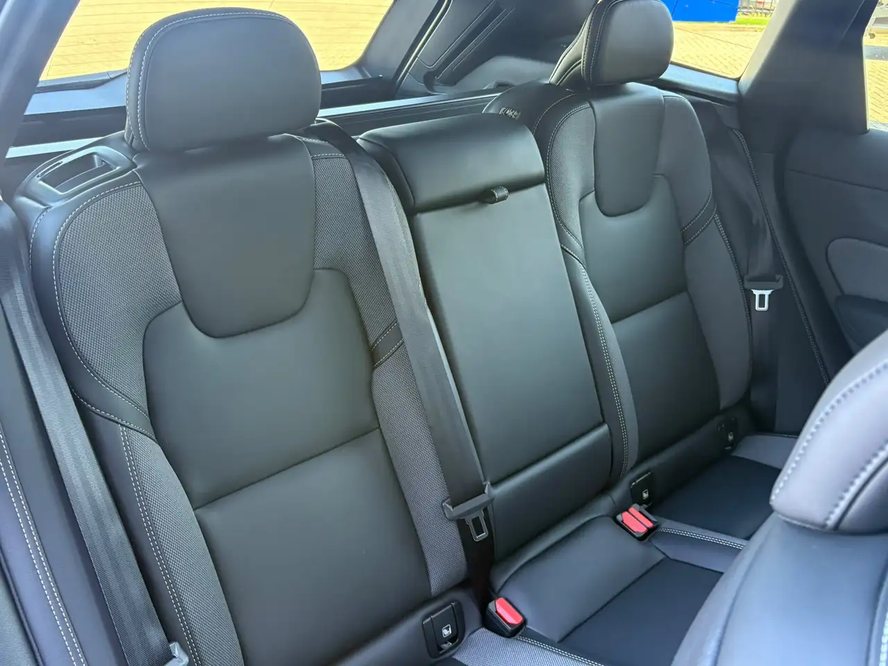 Volvo XC60 2.0 T8 Plug-in hybrid AWD NW MODEL Ultra Black Edi, миниатюра 27
