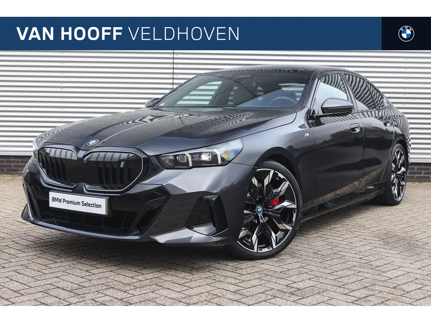 BMW i5 eDrive40 M Sport / Panoramadak / Trekhaak / Adapti Grijs - 1