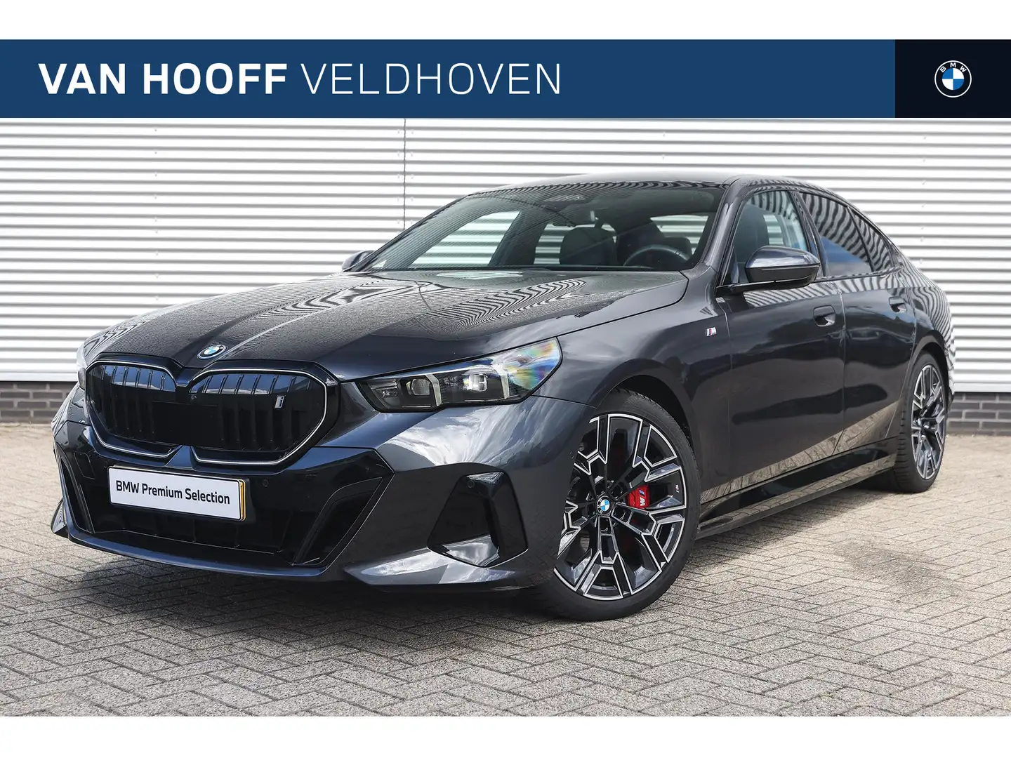 BMW i5 eDrive40 M Sport / Panoramadak / Trekhaak / Adapti Grau - 1