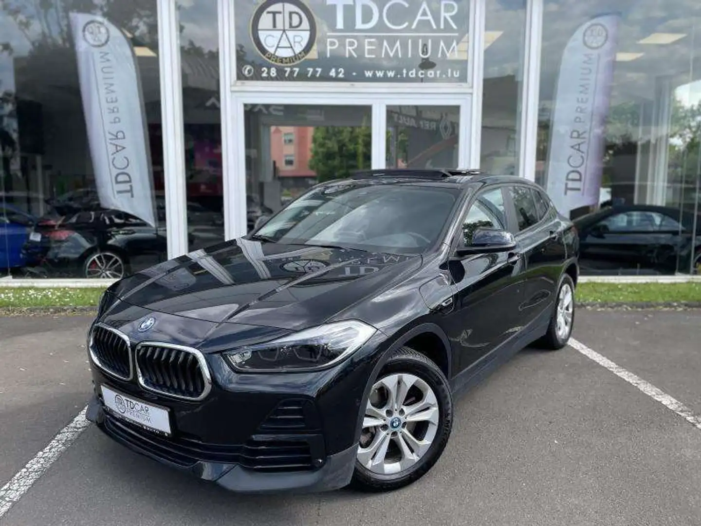 BMW X2 25e XDRIVE Auto Zwart - 1