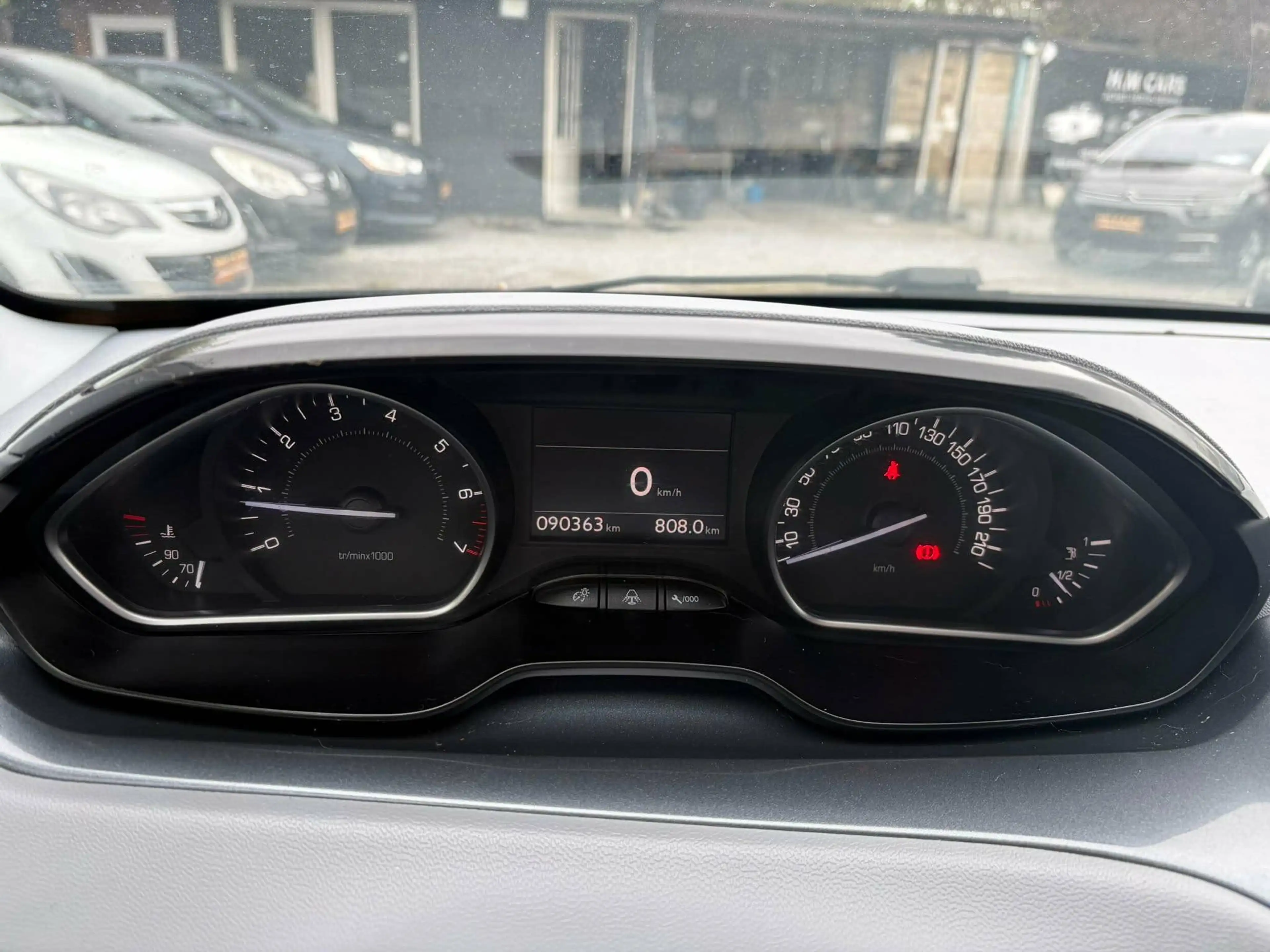 Peugeot 208 208 1.4i Allure — photo 11