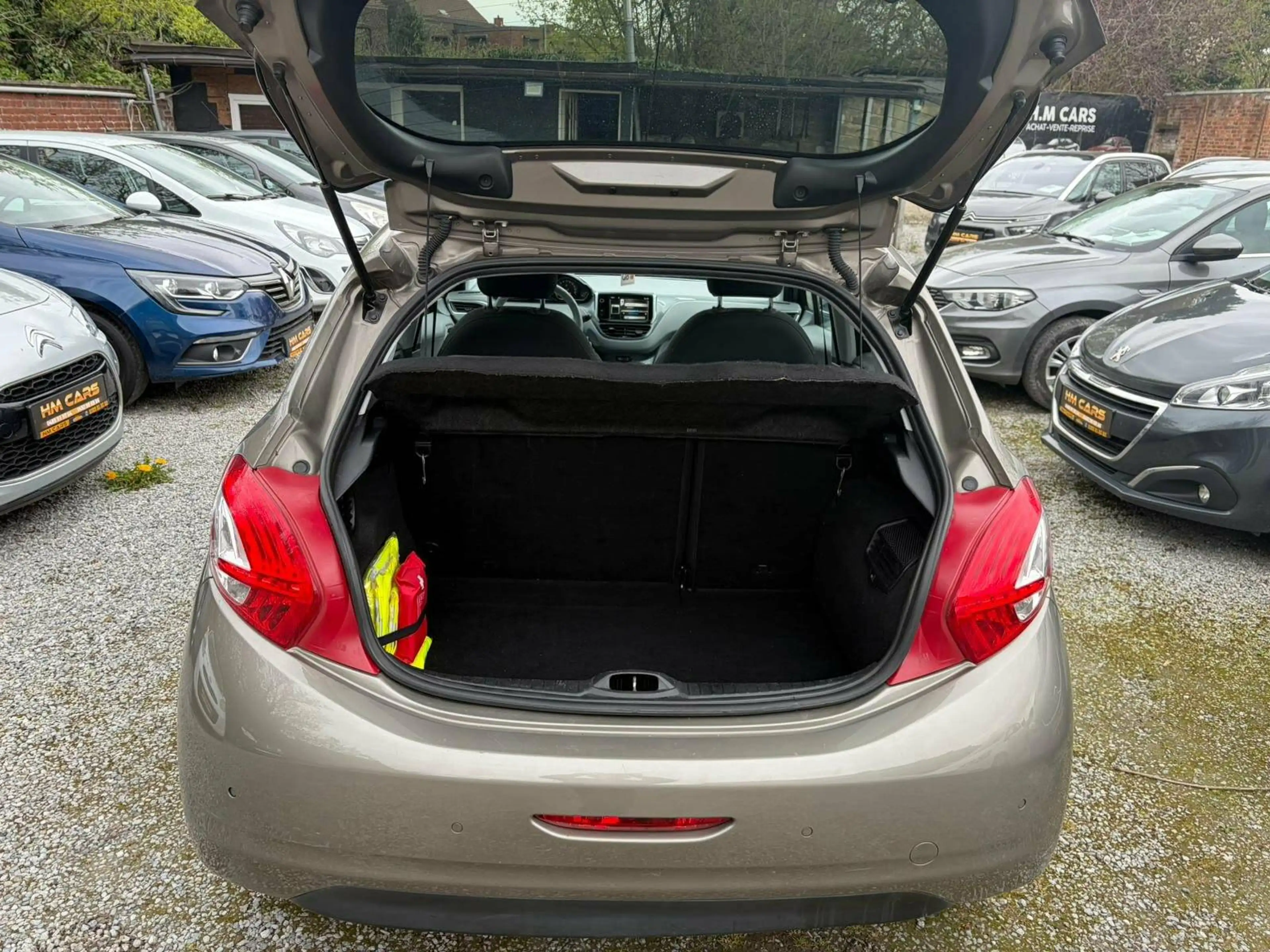 Peugeot 208 208 1.4i Allure — photo 7