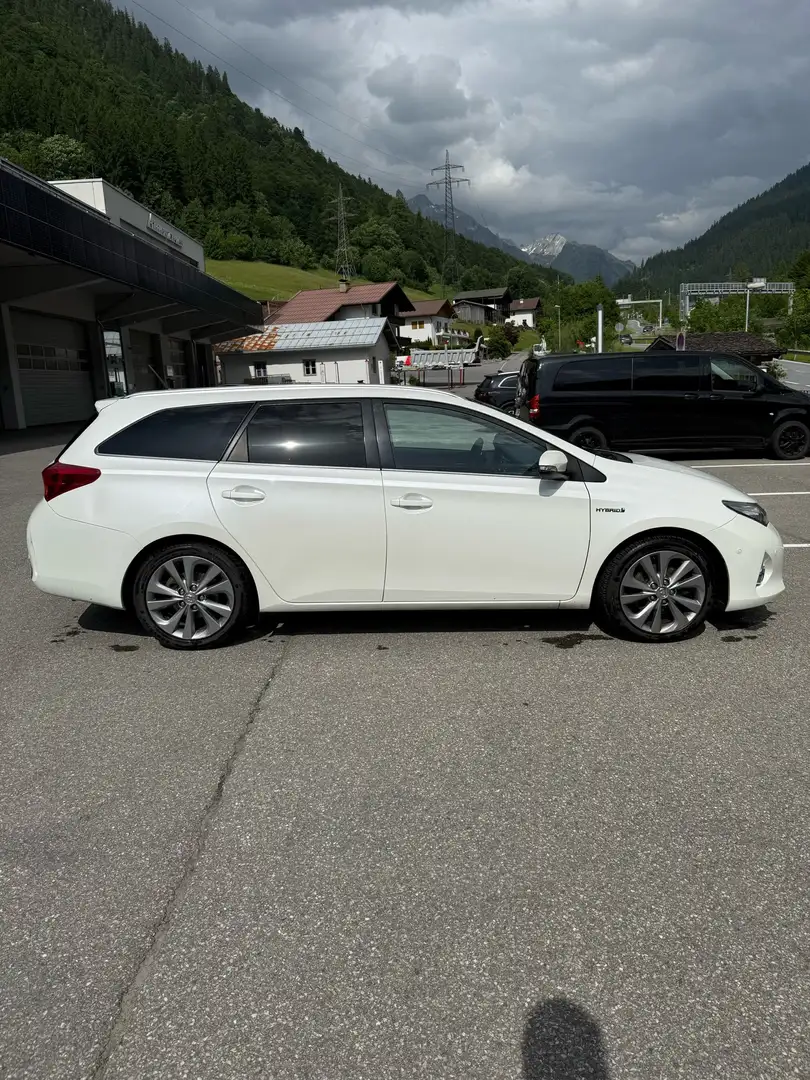 Toyota Auris TS 1,8 VVT-i Hybrid Lounge - 2