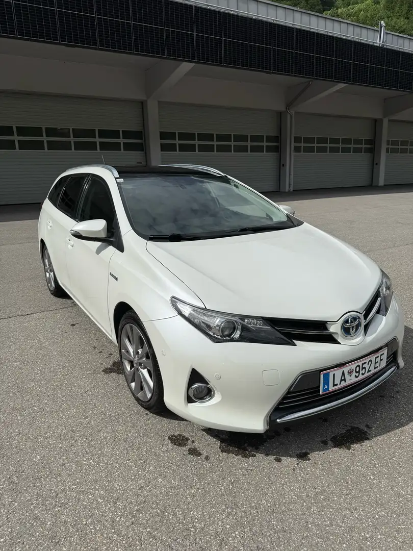 Toyota Auris TS 1,8 VVT-i Hybrid Lounge - 1