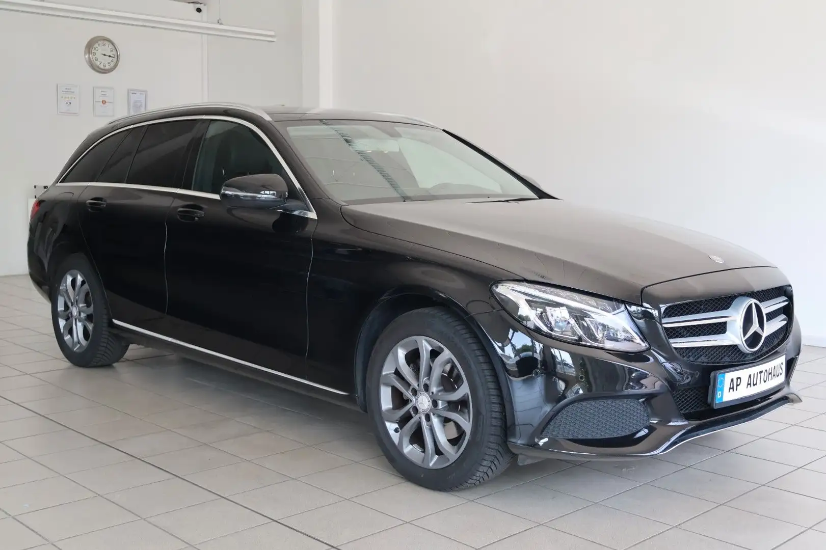Mercedes-Benz C 180 T-Modell Avantgarde LED Tempomat PDC Navi Schwarz - 1