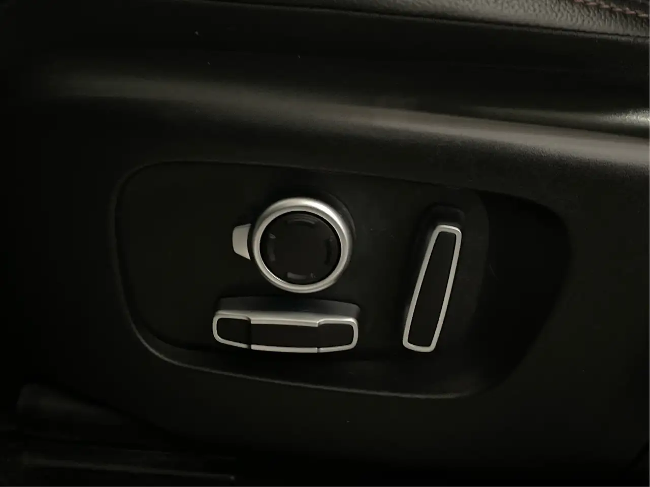 Land Rover Discovery Sport снимка Land Rover Discovery Sport