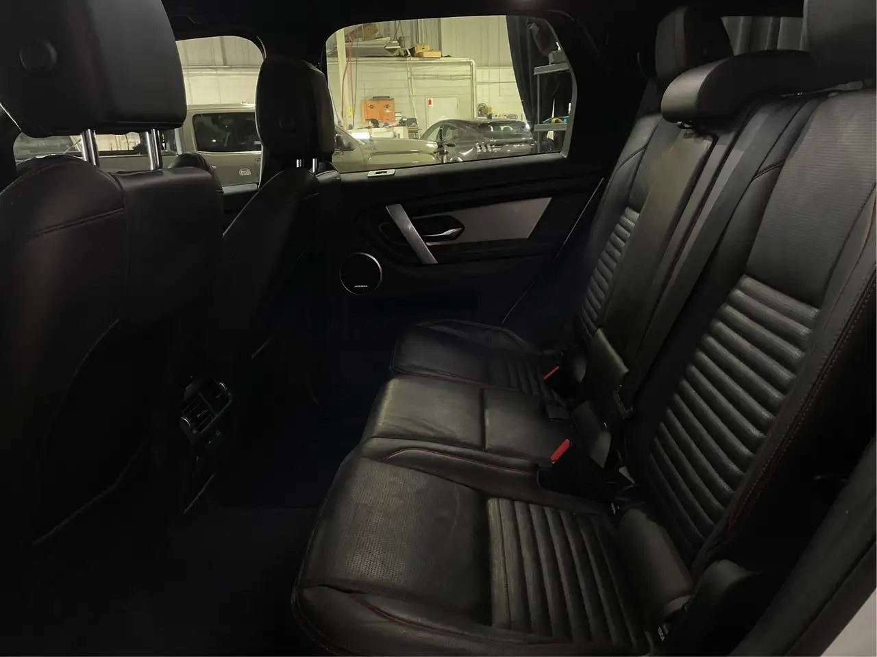 Land Rover Discovery Sport снимка Land Rover Discovery Sport