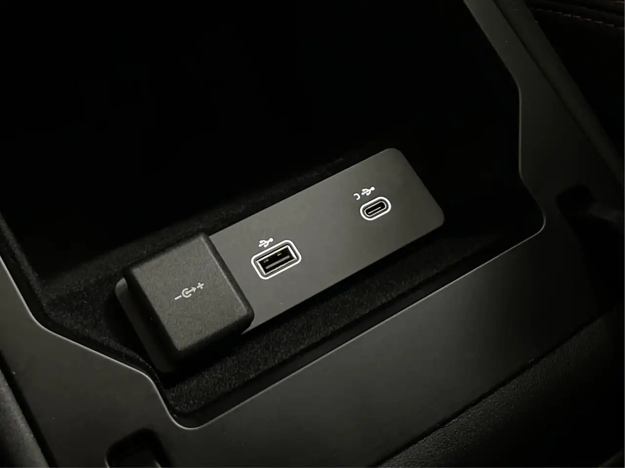 Land Rover Discovery Sport снимка Land Rover Discovery Sport