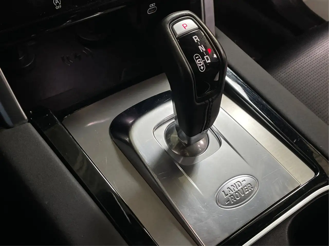 Land Rover Discovery Sport снимка Land Rover Discovery Sport