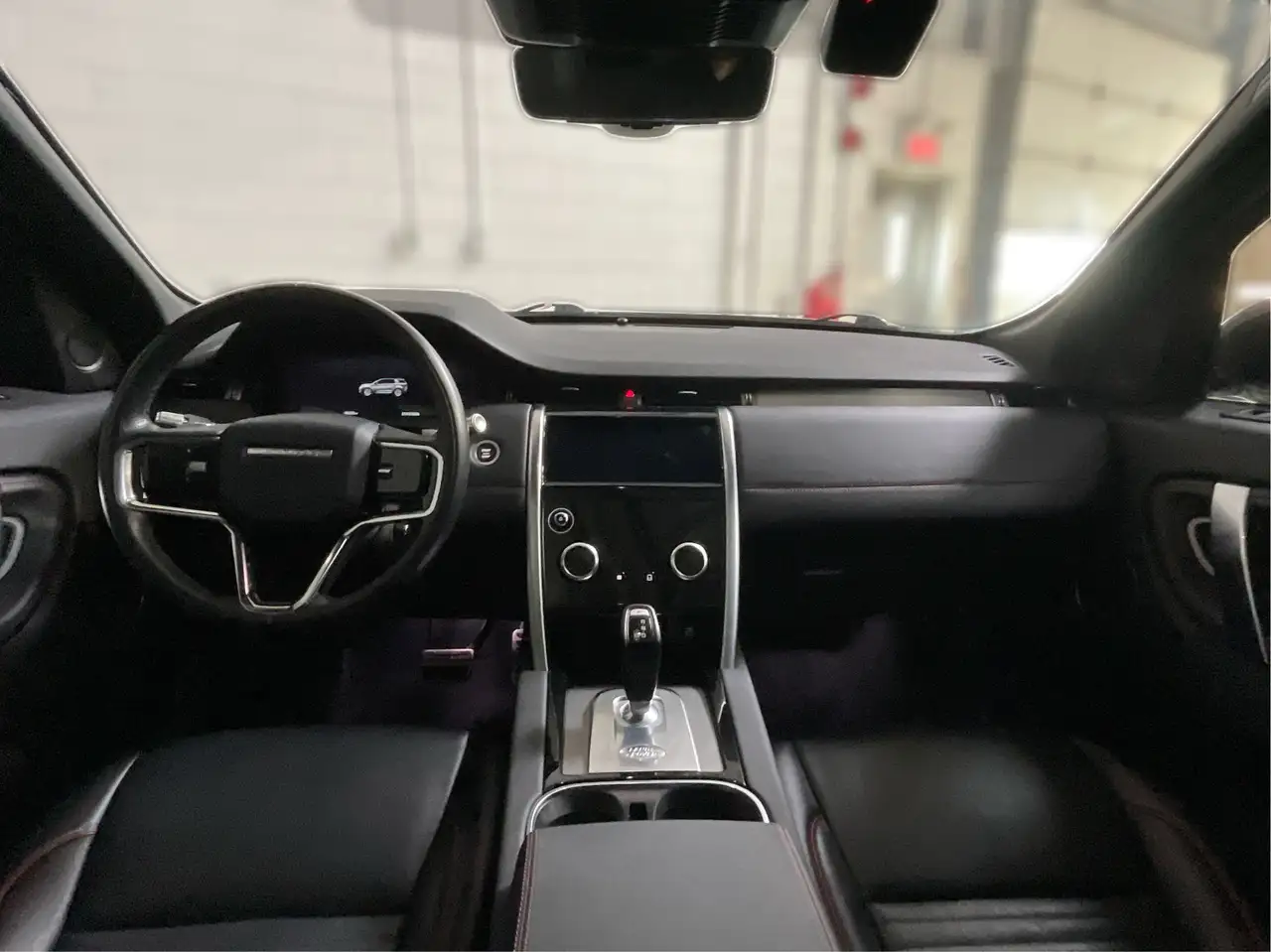 Land Rover Discovery Sport снимка Land Rover Discovery Sport