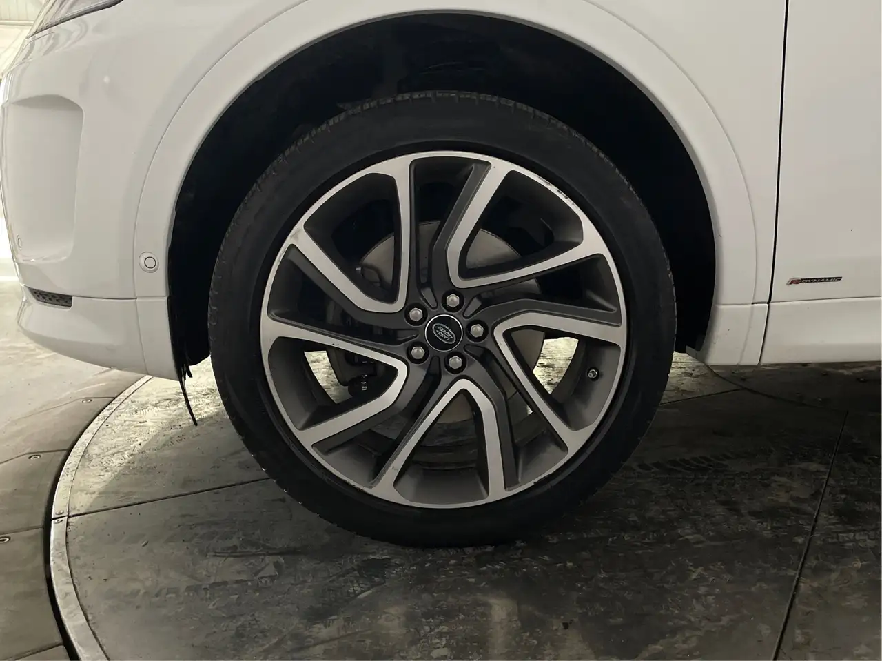Land Rover Discovery Sport снимка Land Rover Discovery Sport