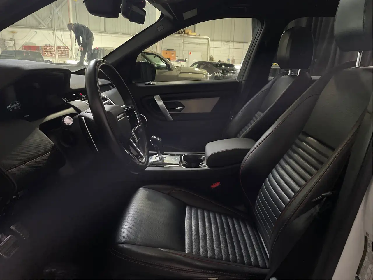 Land Rover Discovery Sport снимка Land Rover Discovery Sport