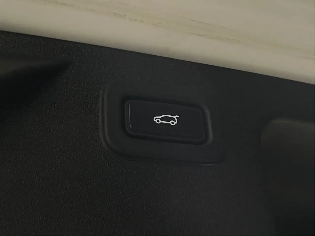 Land Rover Discovery Sport снимка Land Rover Discovery Sport