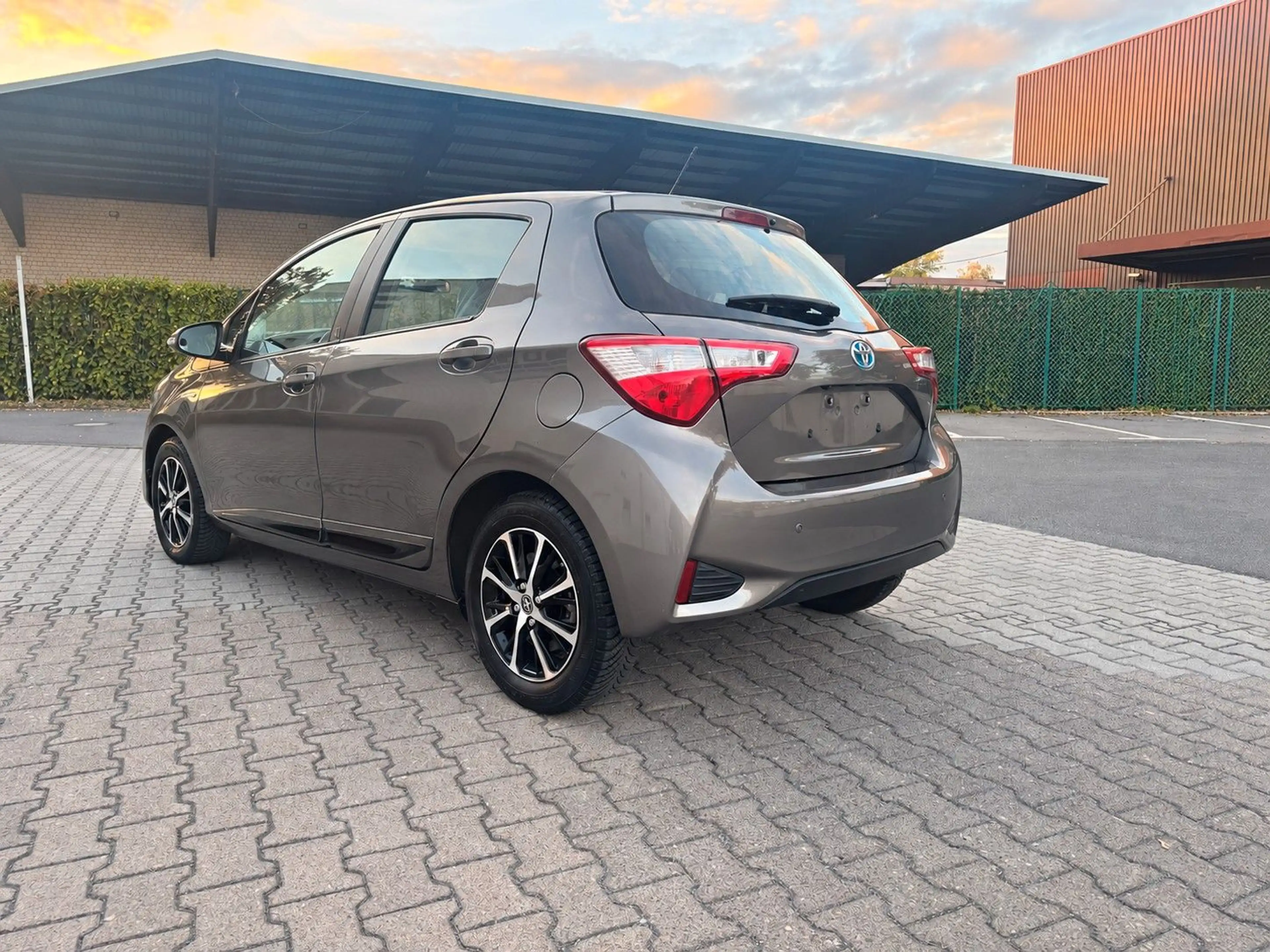 Toyota Yaris Hybrid Team D Automatik — photo 3