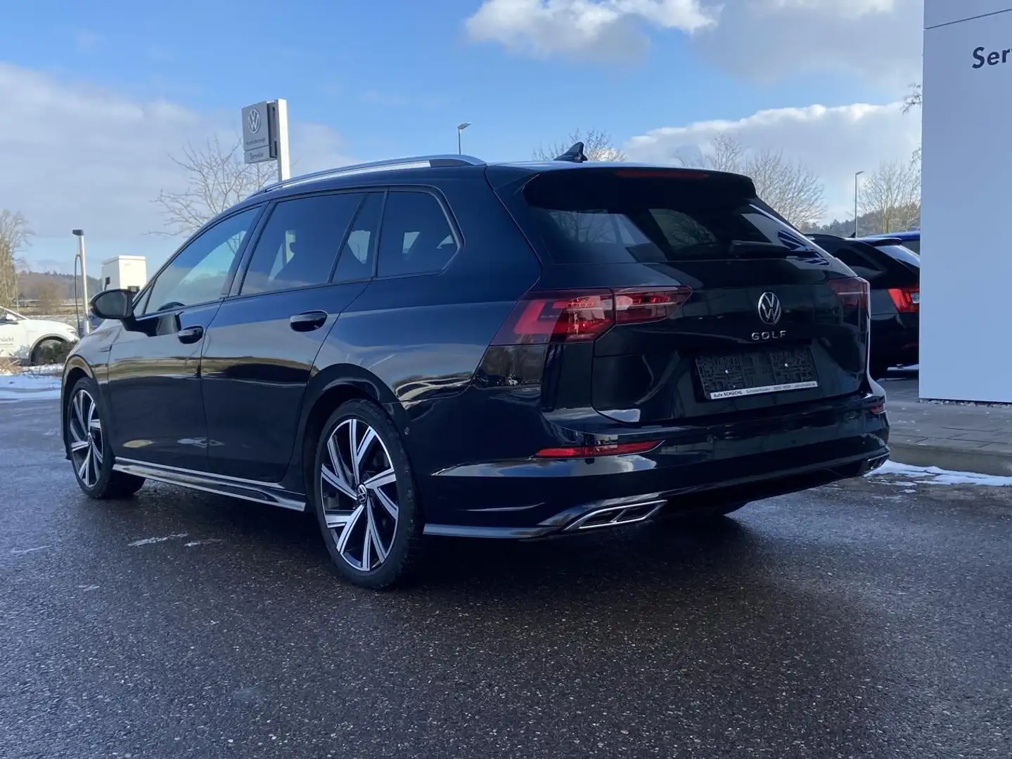 Volkswagen Golf Variant 2.0 TDI DSG R-LINE AHK+PANORAMA+IQ. Schwarz - 2