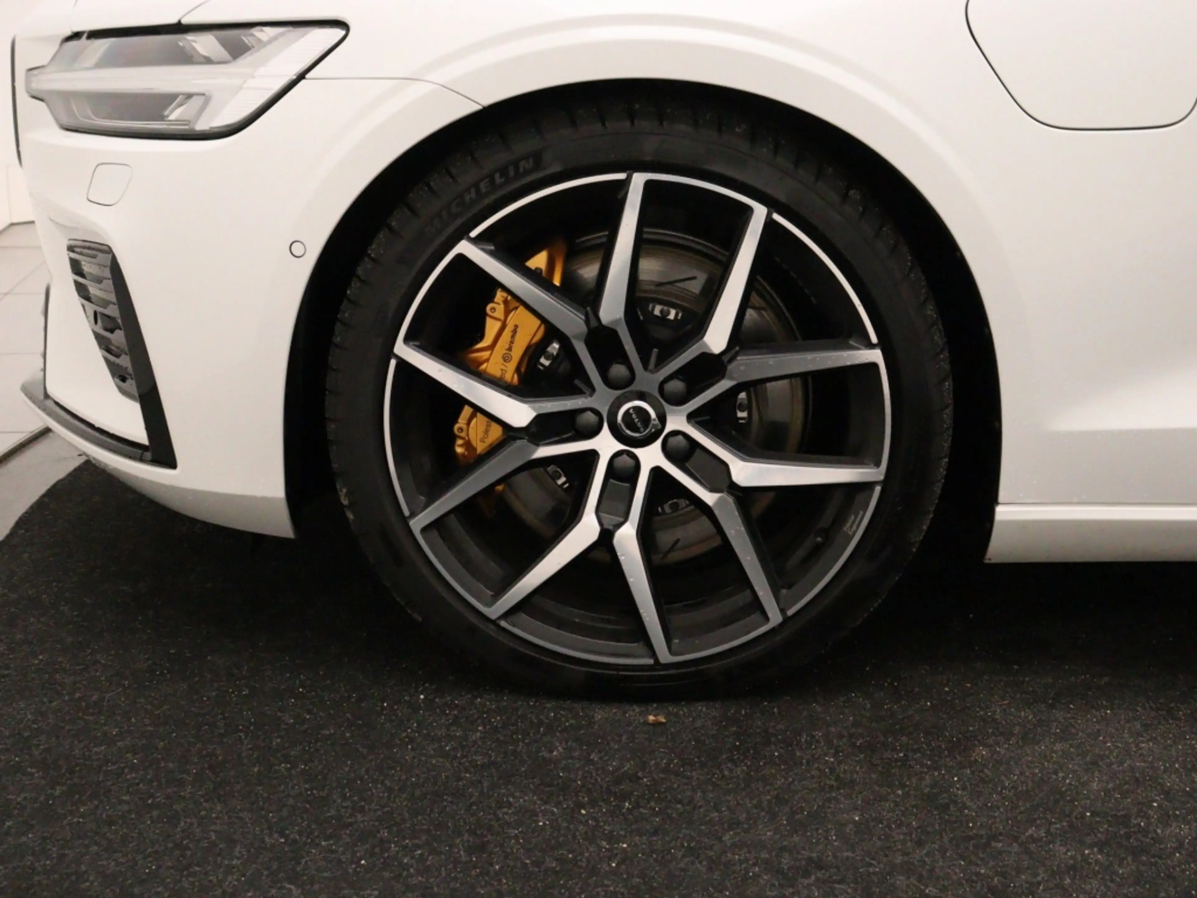 Volvo V60 T8 POLESTAR ENGINEERED BOWERS&WILKINS 20INCH SCHUI — photo 8
