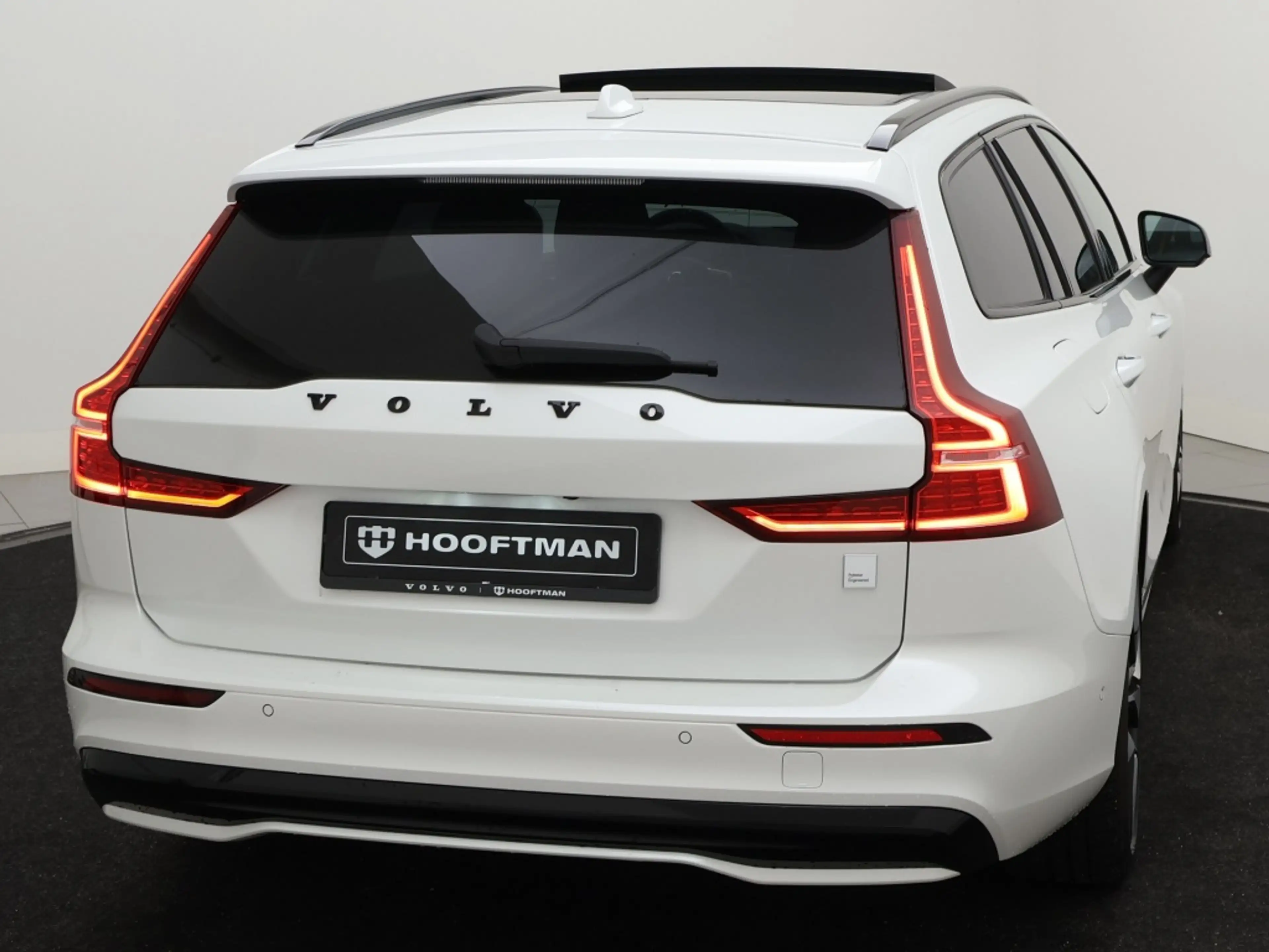 Volvo V60 T8 POLESTAR ENGINEERED BOWERS&WILKINS 20INCH SCHUI — photo 5