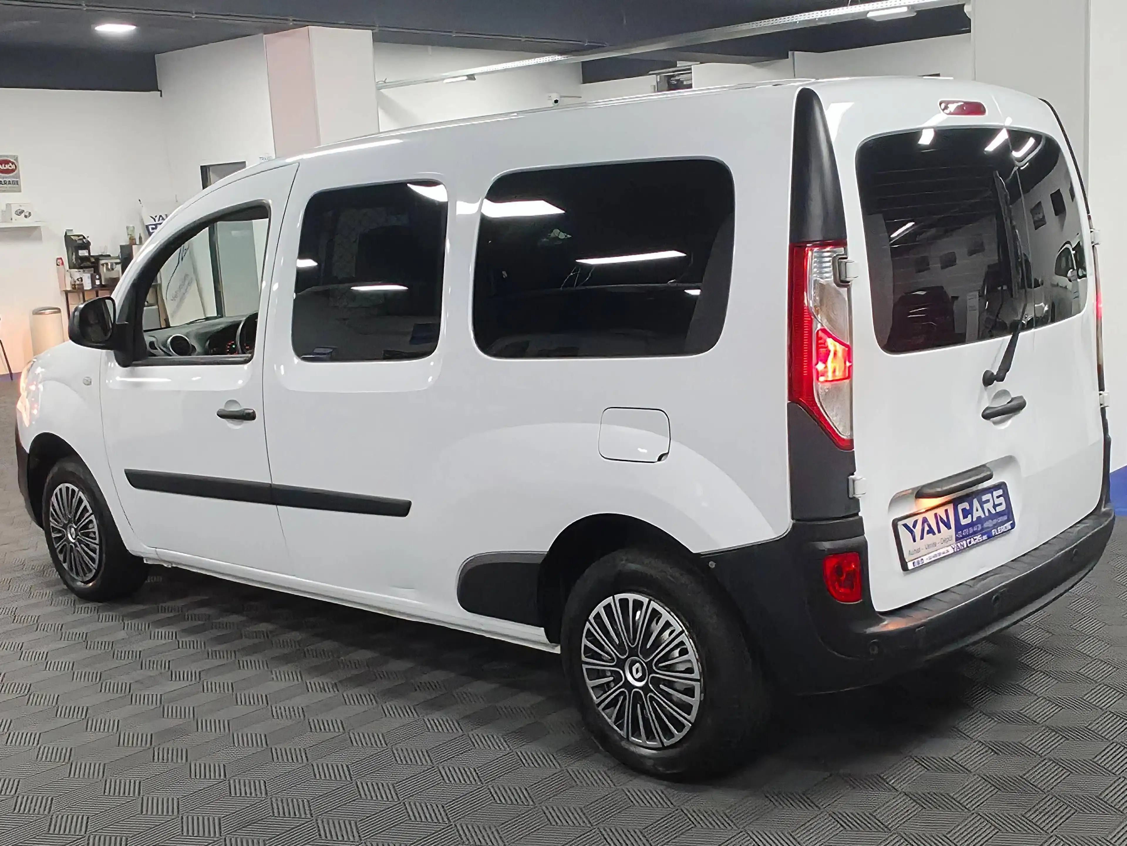 Renault Kangoo MAXI 1.5 Blue dCi 95 · 45 789 km · Entretien TOP · Garantie 1 an · TVA récupérable — photo 7