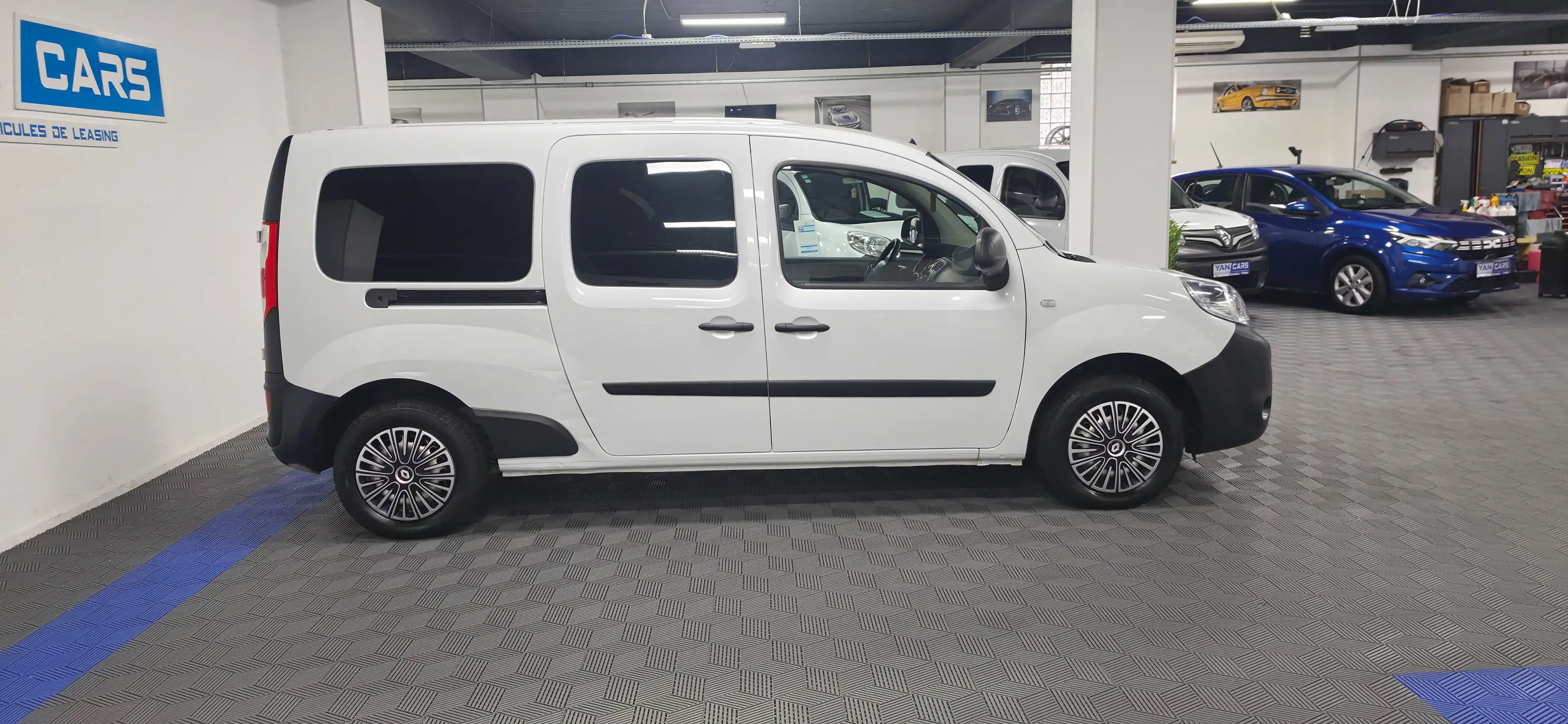 Renault Kangoo MAXI 1.5 Blue dCi 95 · 45 789 km · Entretien TOP · Garantie 1 an · TVA récupérable — photo 5