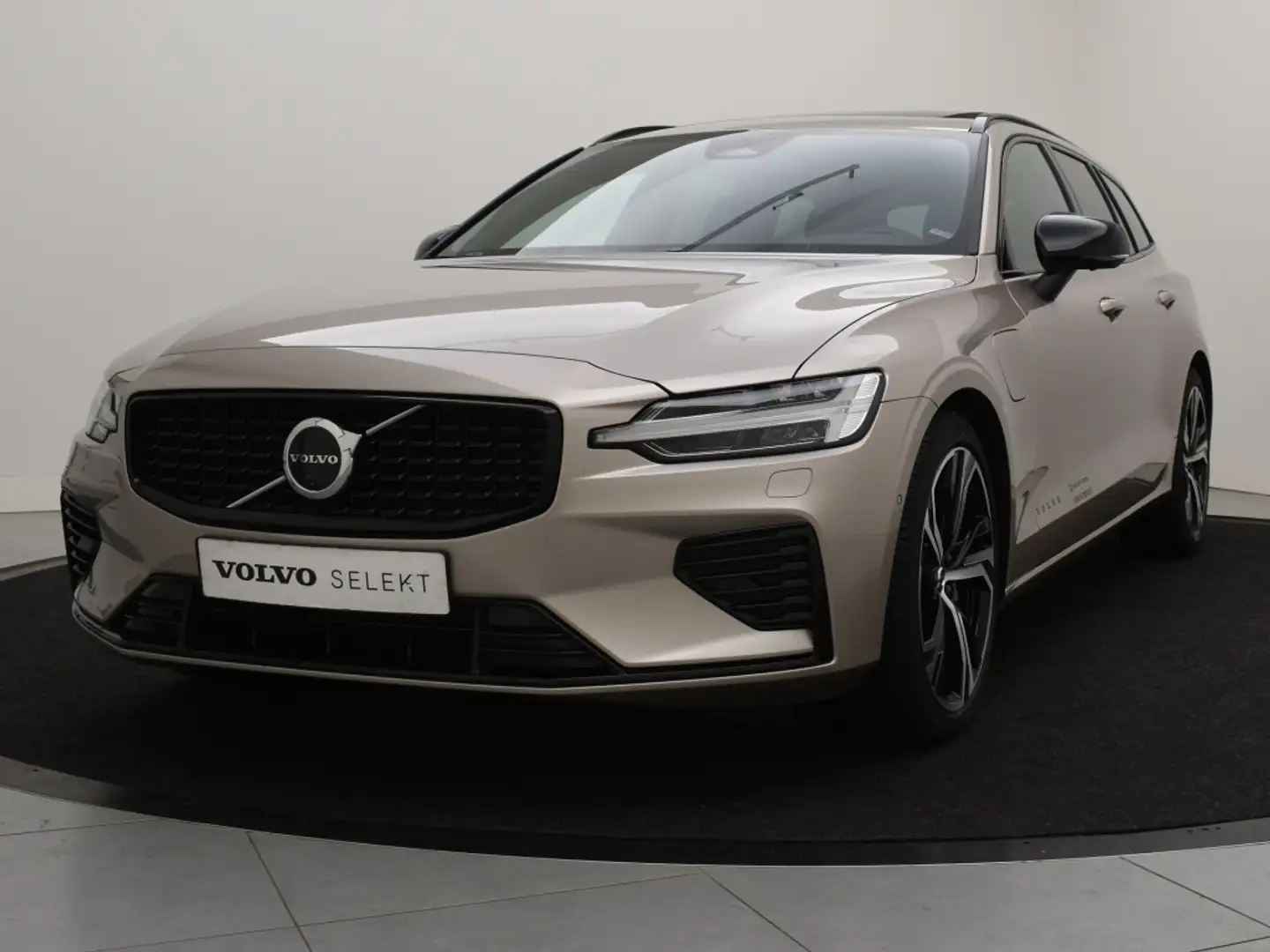 Volvo V60 T6 PLUG-IN HYBRID LONG RANGE ULTIMATE DARK 19INCH Grau - 2
