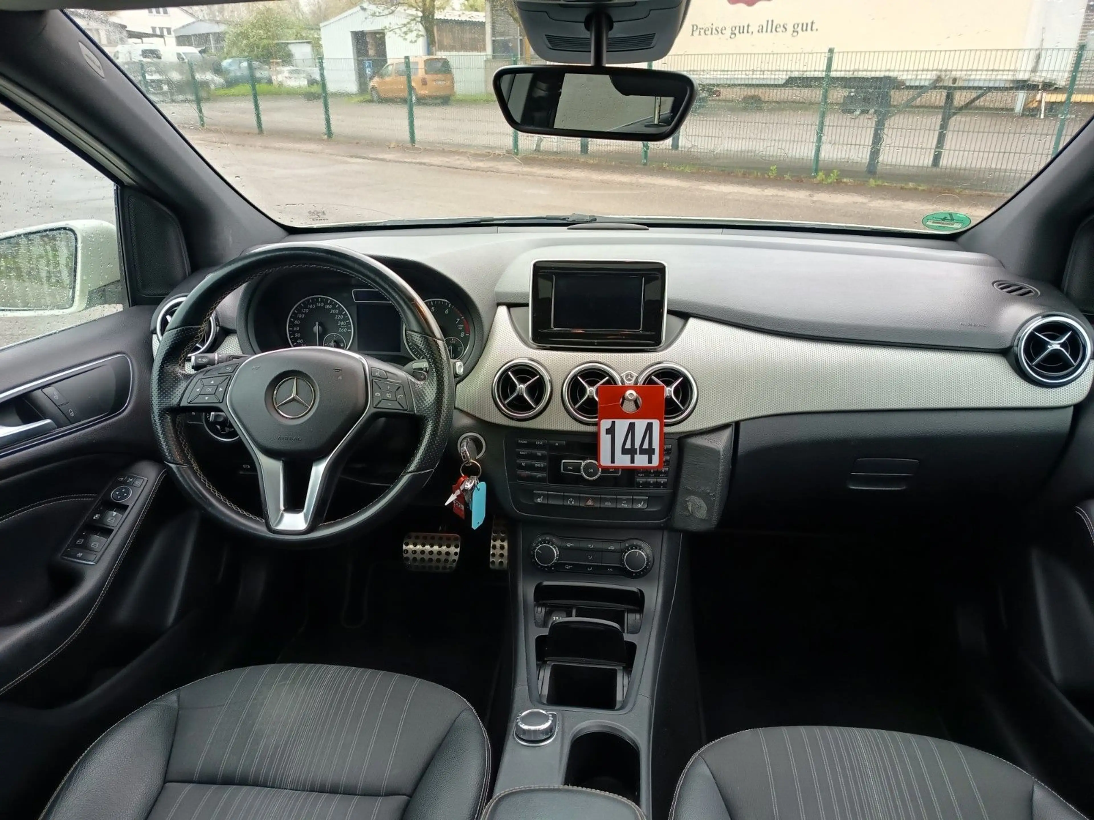 Mercedes-Benz B 220 B 4Matic Sportpaket Automatik — photo 8