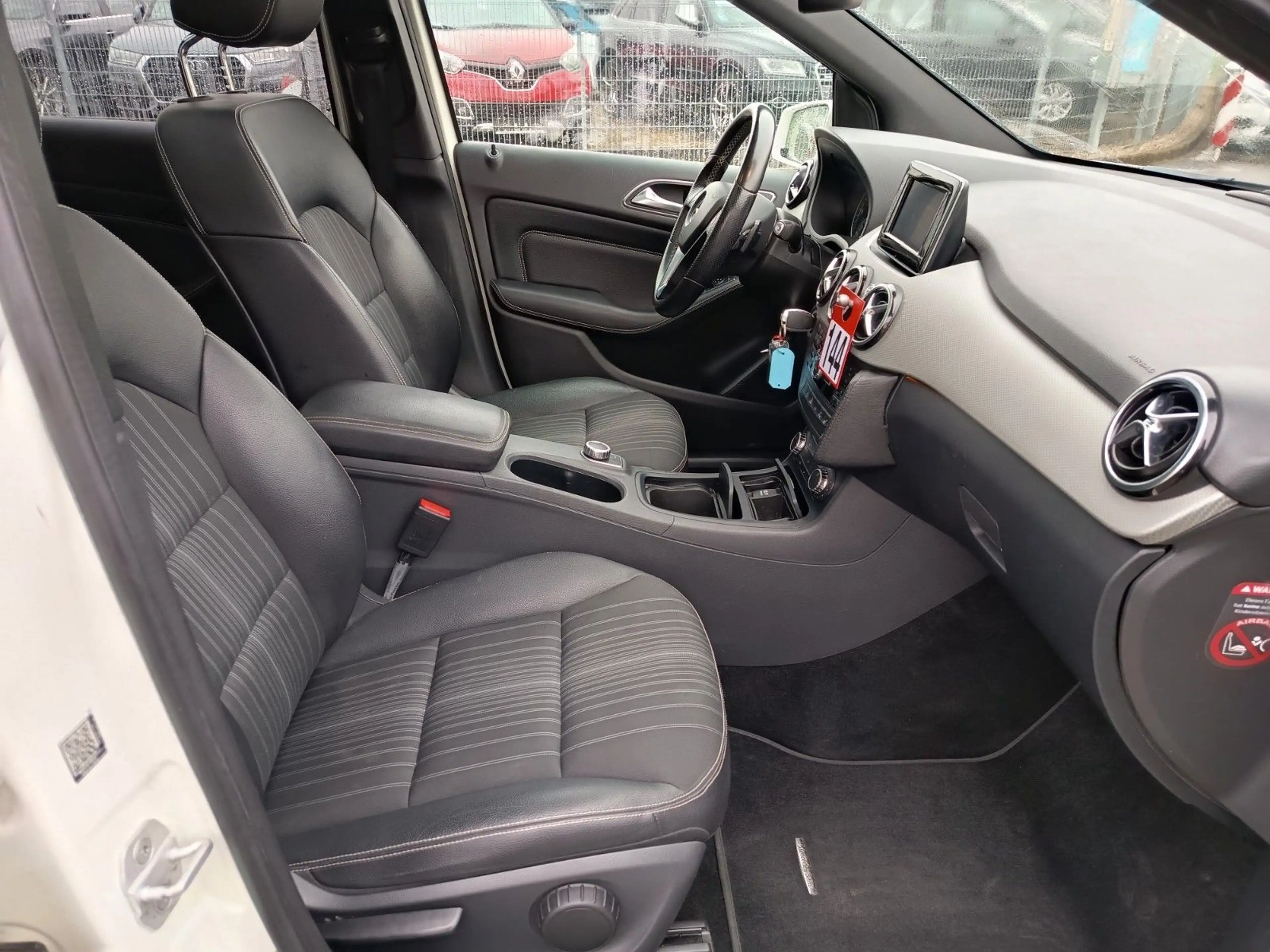 Mercedes-Benz B 220 B 4Matic Sportpaket Automatik — photo 10