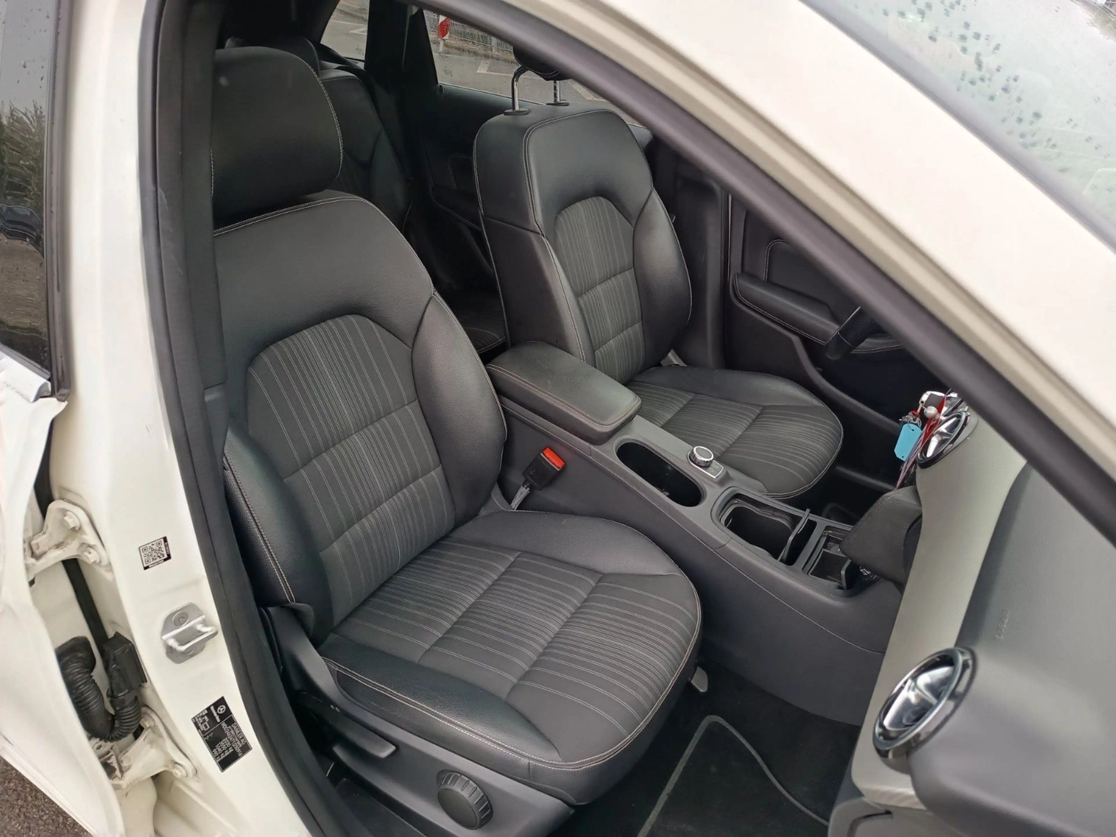 Mercedes-Benz B 220 B 4Matic Sportpaket Automatik — photo 11