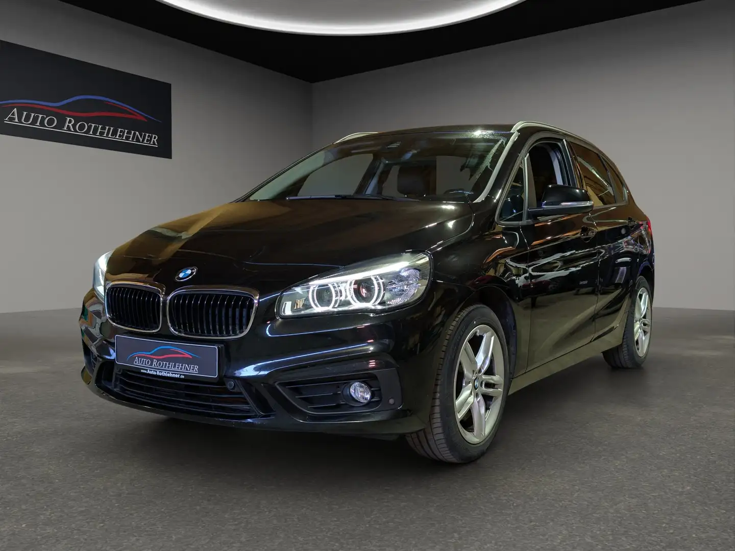 BMW 220 BMW 220d xDrive ActiveTou AUT*Service neu*Garantie Schwarz - 1
