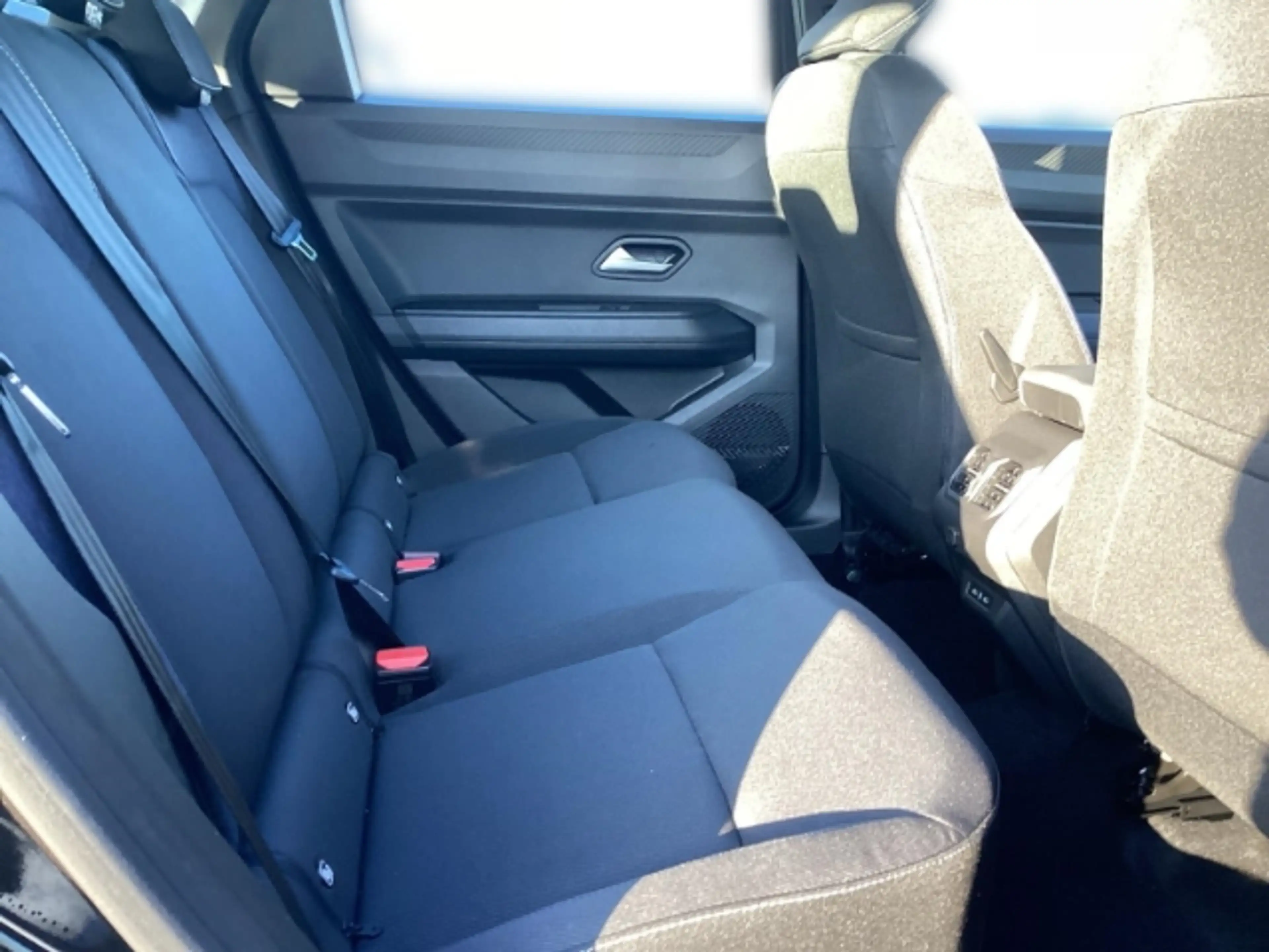 Dacia Bigster Expression Hybrid Sitzheizung+Navi+DAB+Rückfahrkam — photo 13