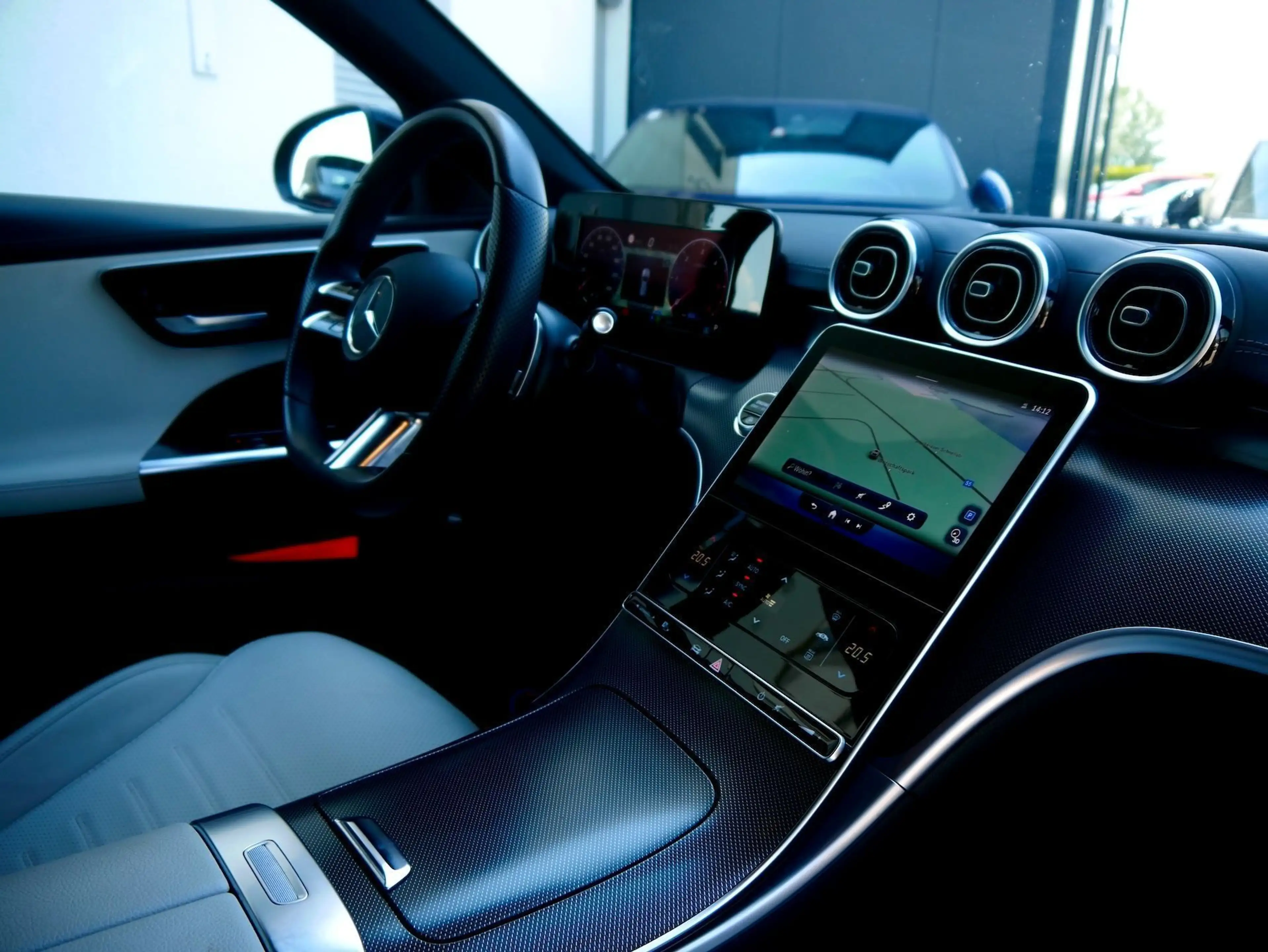 Mercedes-Benz C 220 d T Aut. AMG - LINE * LED Performance - MBUX Prem — photo 13