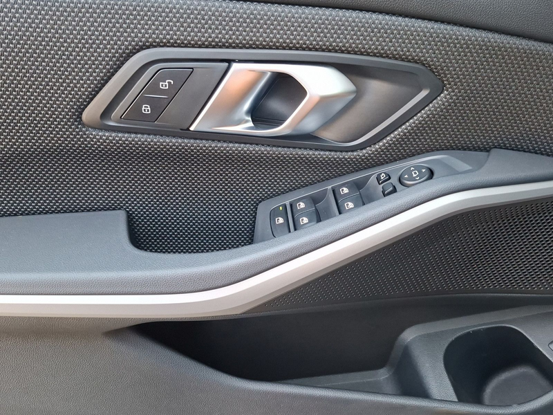 BMW 318 d Touring Advantage*aus 1.Hand*LED*Head-Up* — photo 13