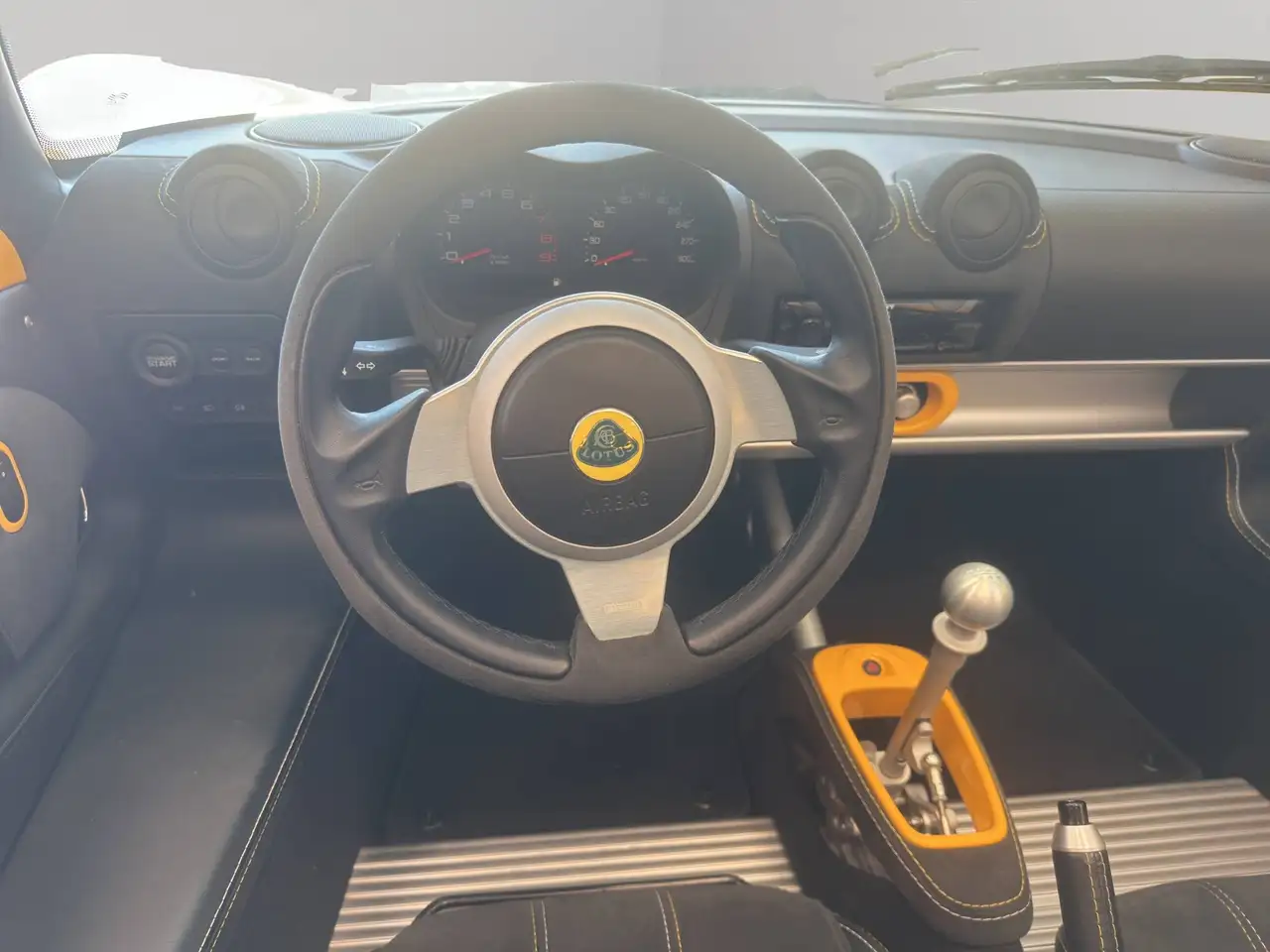 Lotus Exige 2022 — фото 14