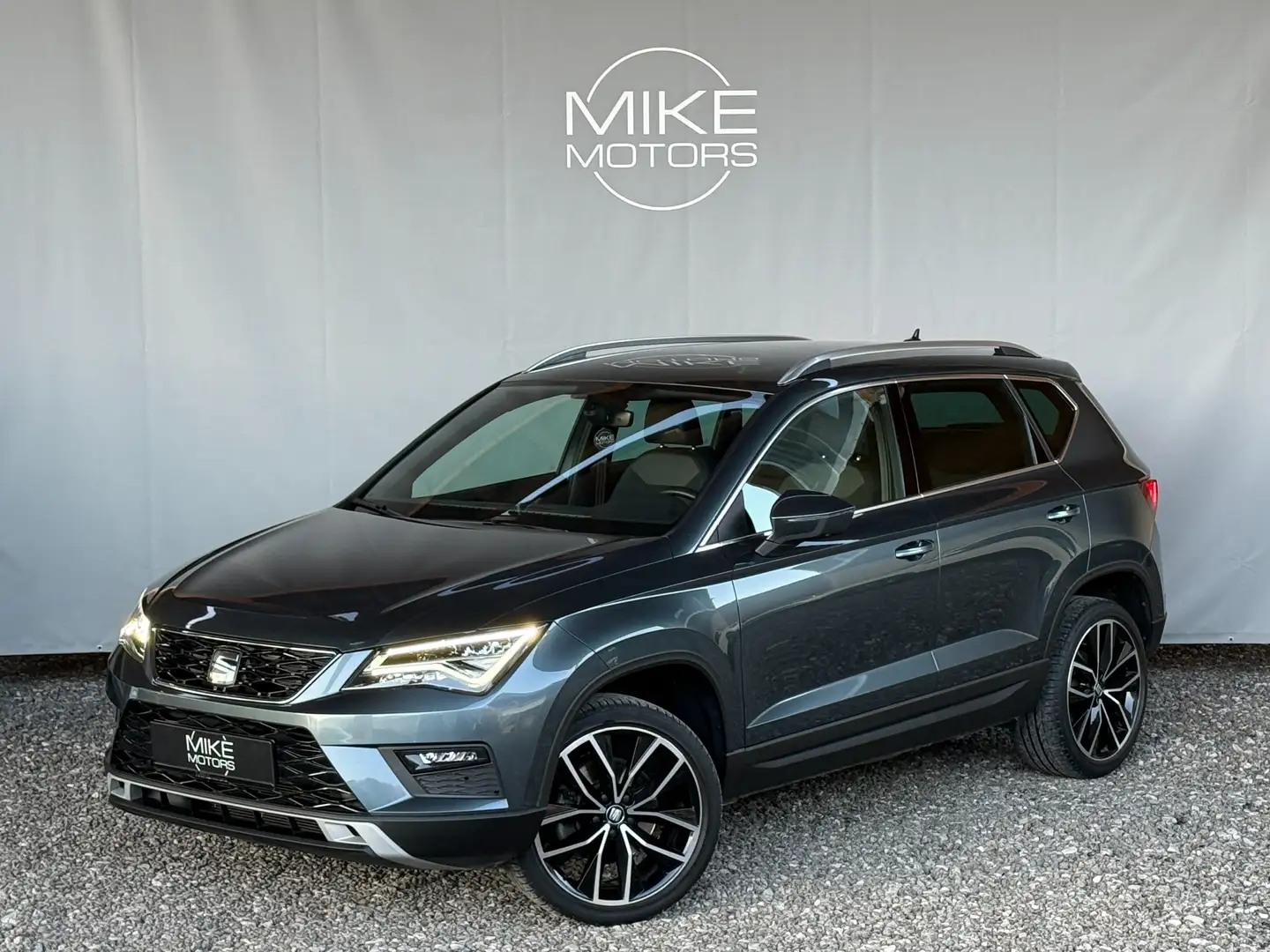 SEAT Ateca Xcellence 1,6 TDI DSG Grijs - 1