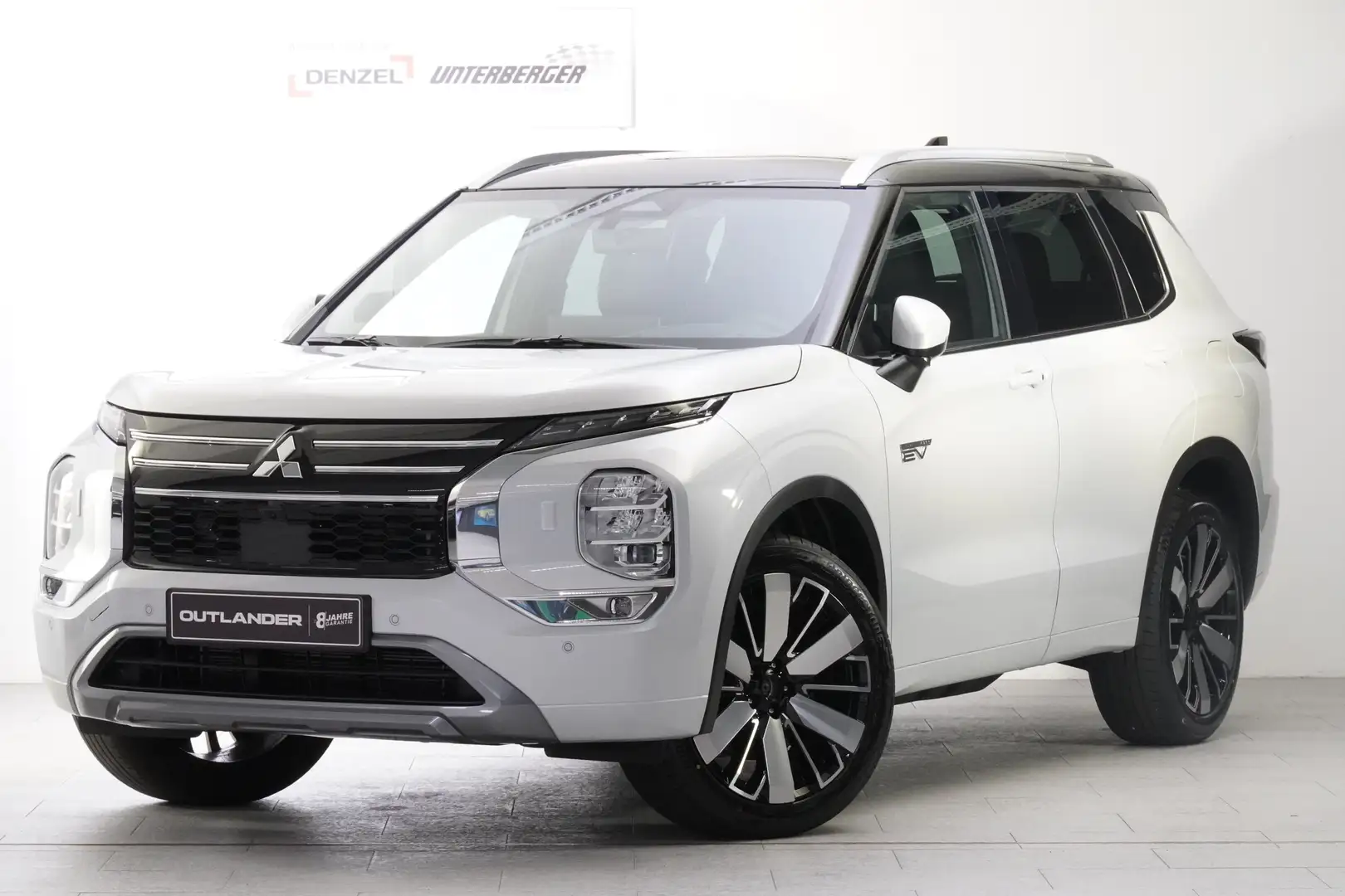 Mitsubishi Outlander PHEV 2,4 4WD Diamond Leder Schwarz AT 25 Weiß - 2