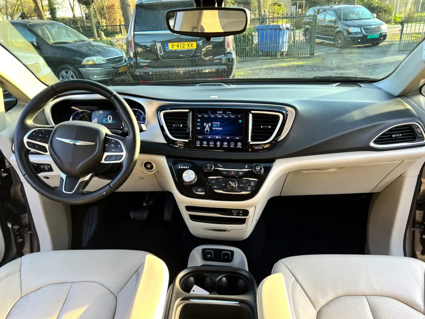 Chrysler Grand Voyager 3.6 V6 LIMITED J.DAIMLER GOLD HYBRID TV/DVD/HDD/ Brązowy - 2