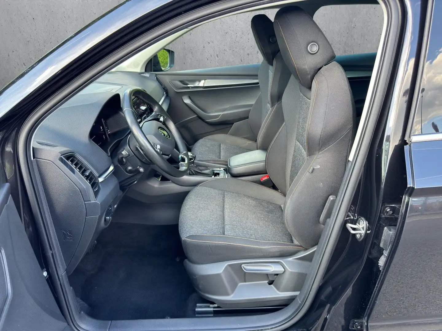 Skoda Karoq 2.0 TDI Clever 4x4-Panorama-Virtual-Kamera Negro - 2