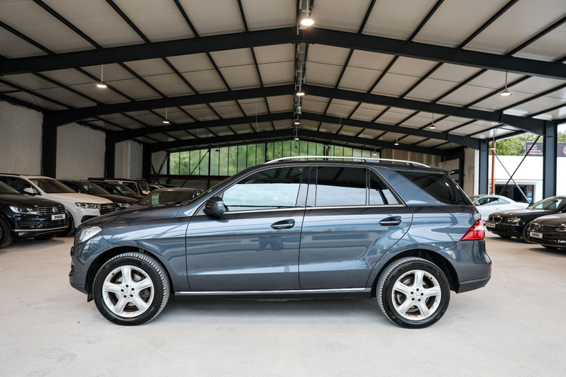 Mercedes-Benz ML 350 Leder Navi Xenon AHK *1.Hand* — photo 3