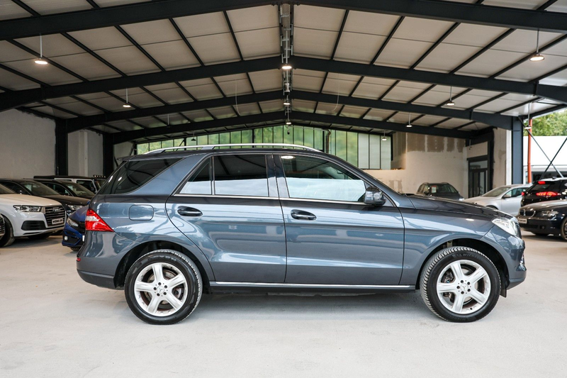 Mercedes-Benz ML 350 Leder Navi Xenon AHK *1.Hand* — photo 2