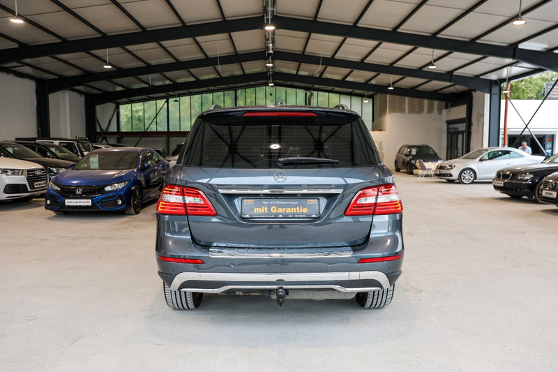 Mercedes-Benz ML 350 Leder Navi Xenon AHK *1.Hand* — photo 8