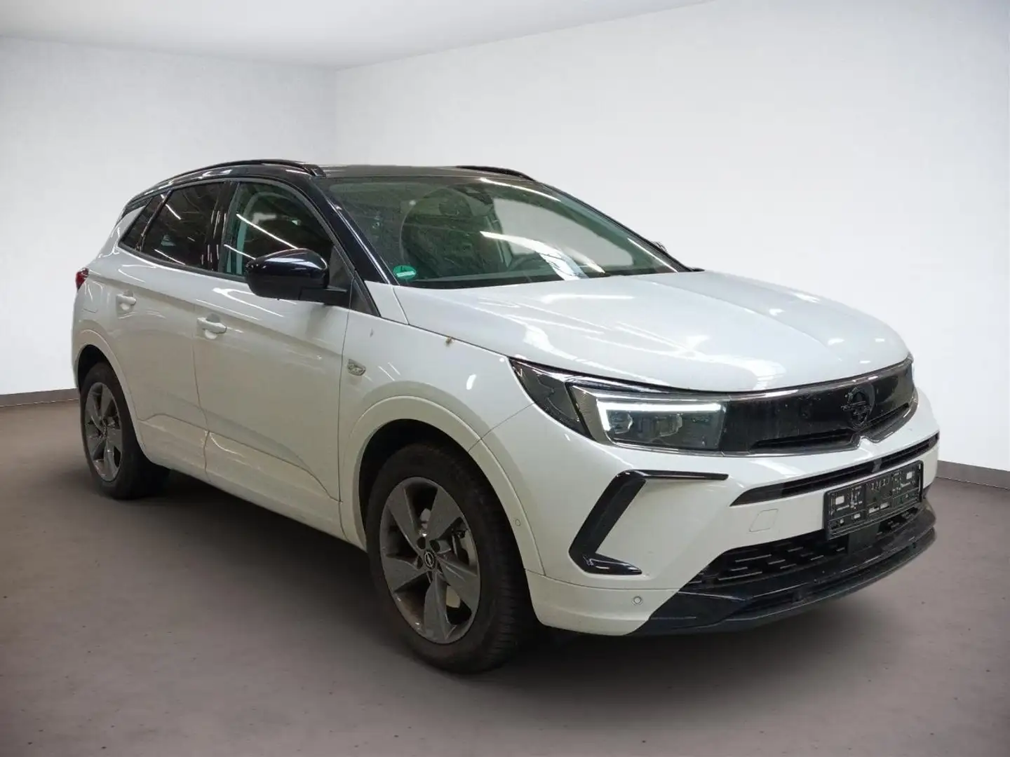 Opel Grandland 1.6T Fin. ab 2,99 % Allrad,Navi Weiß - 2