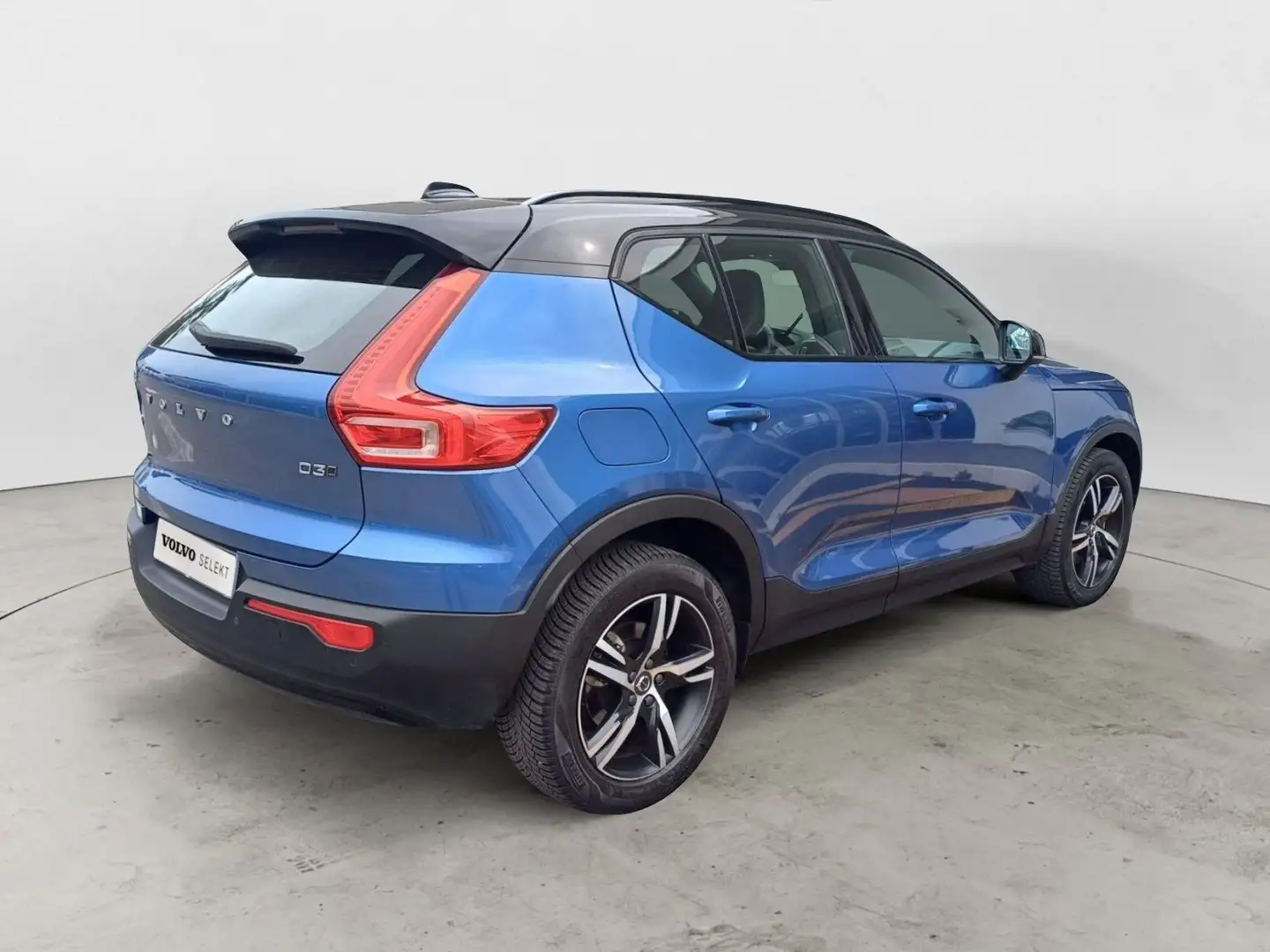 Volvo XC40 D3 150 CV AWD Automatica NAVI LED R-design Blu/Azzurro - 2