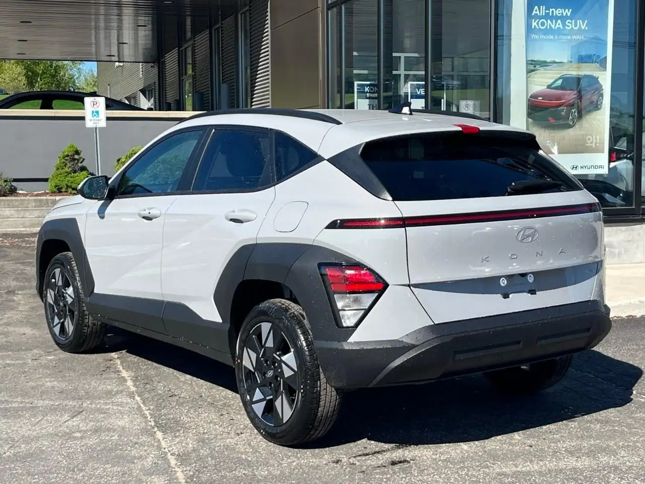 Hyundai KONA снимка Hyundai KONA